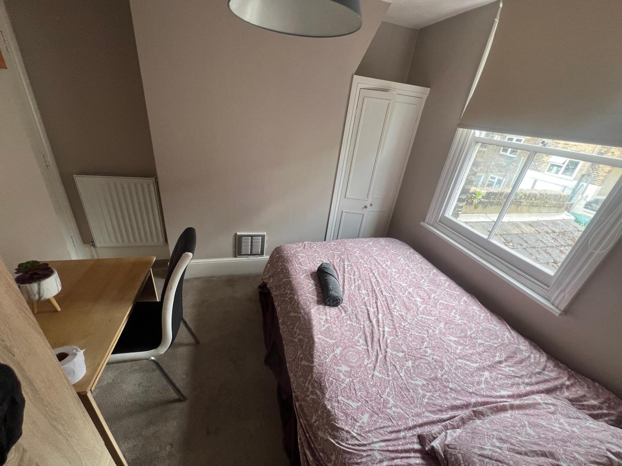 Bed & Breakfast Elephant And Castle Cosy Double Bed
