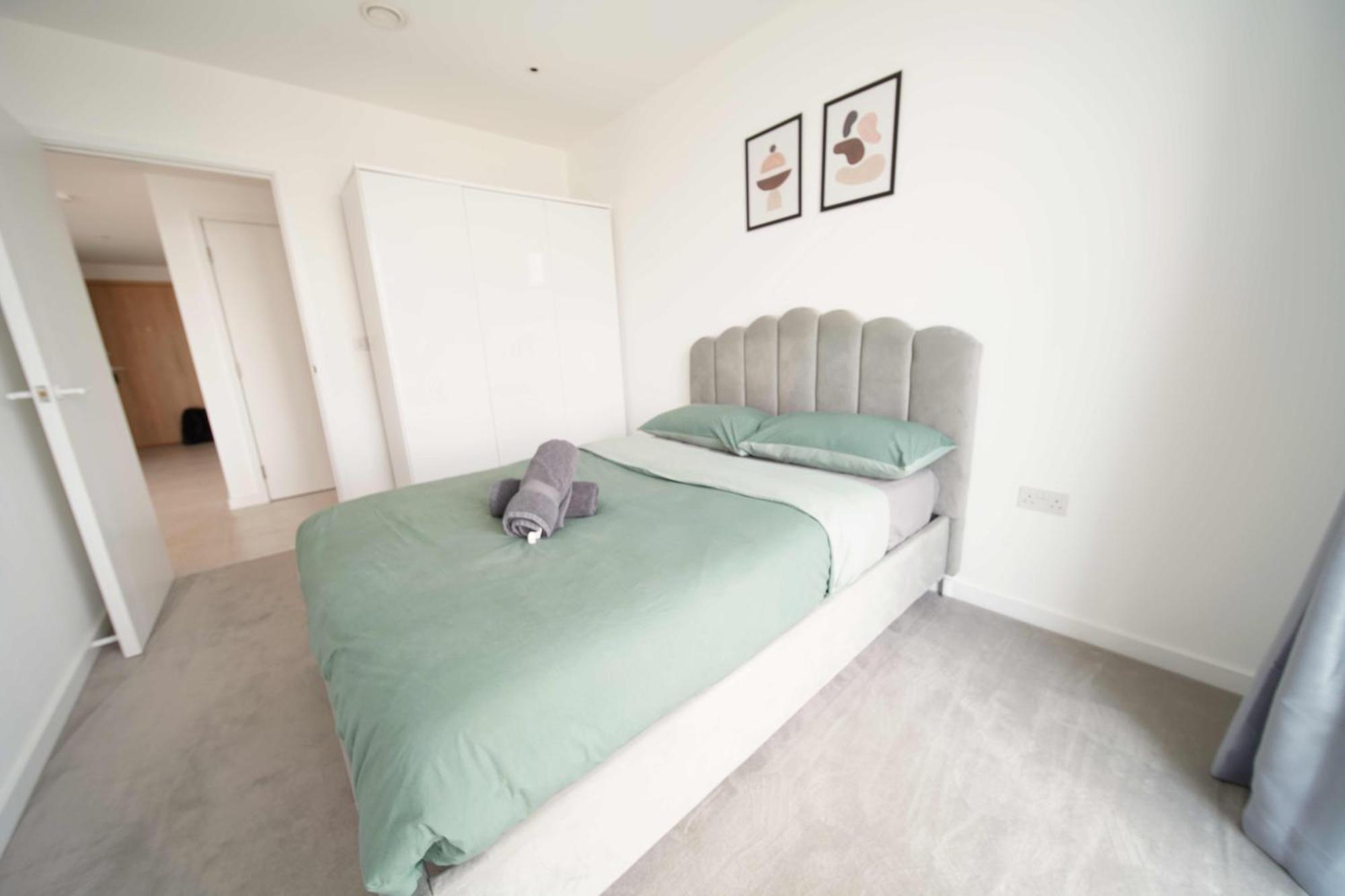 Luxury Skyline Living 2b2b Apartment