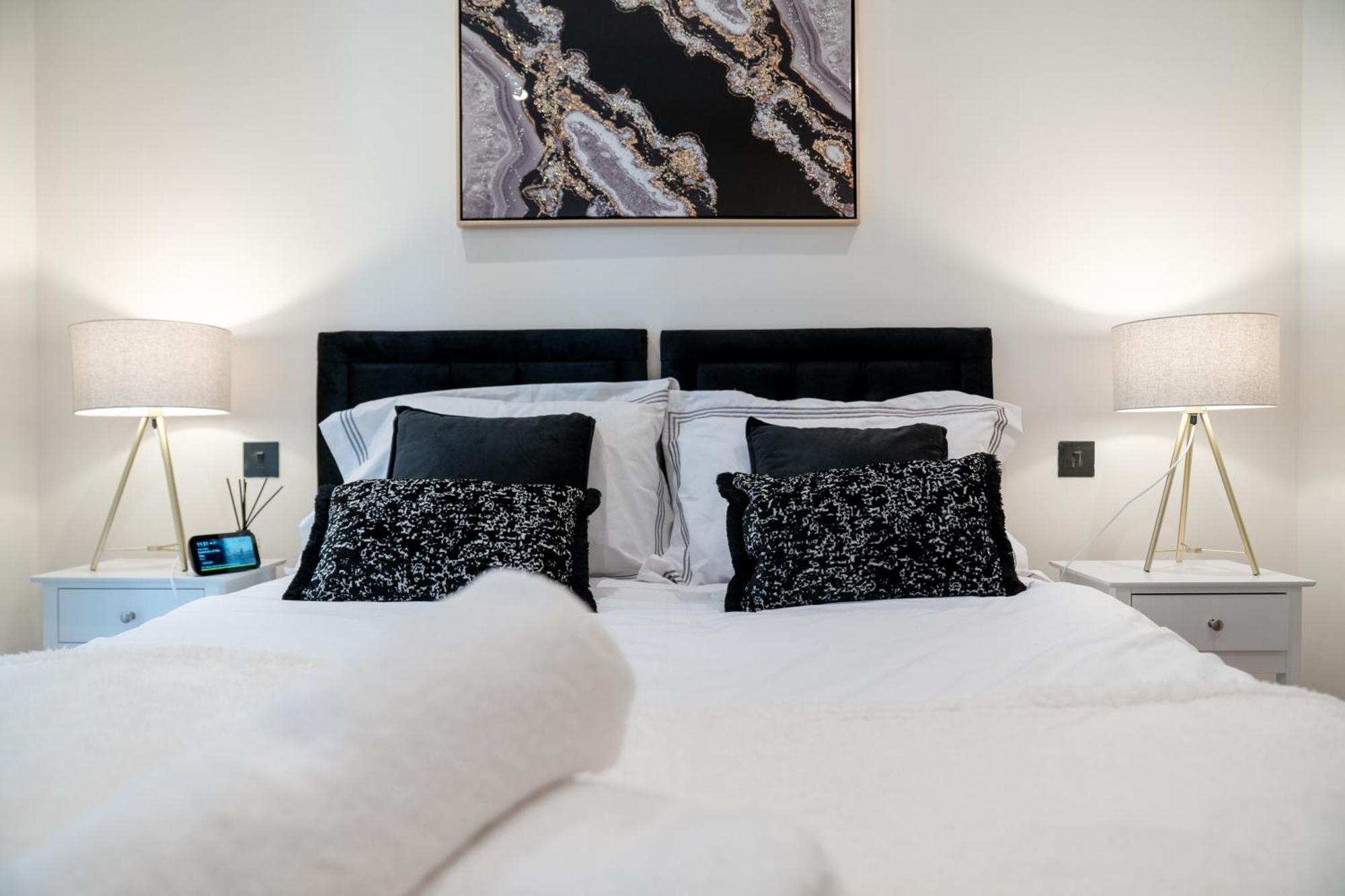 Battersea 2br Flat - Gym, Balcony, Parking, Great Location - Long Welcome * London