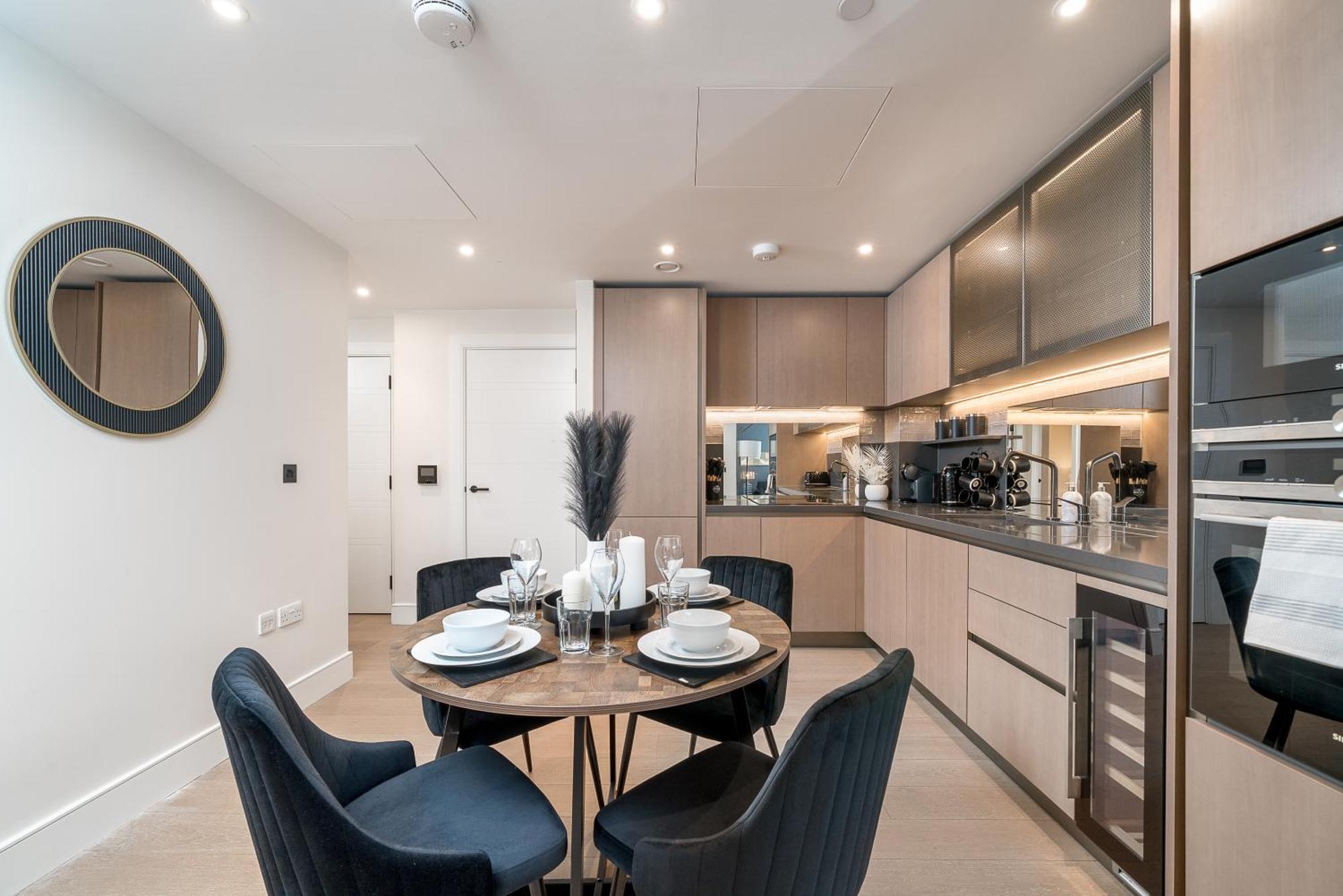 Battersea 2br Flat - Gym, Balcony, Parking, Great Location - Long Welcome * London