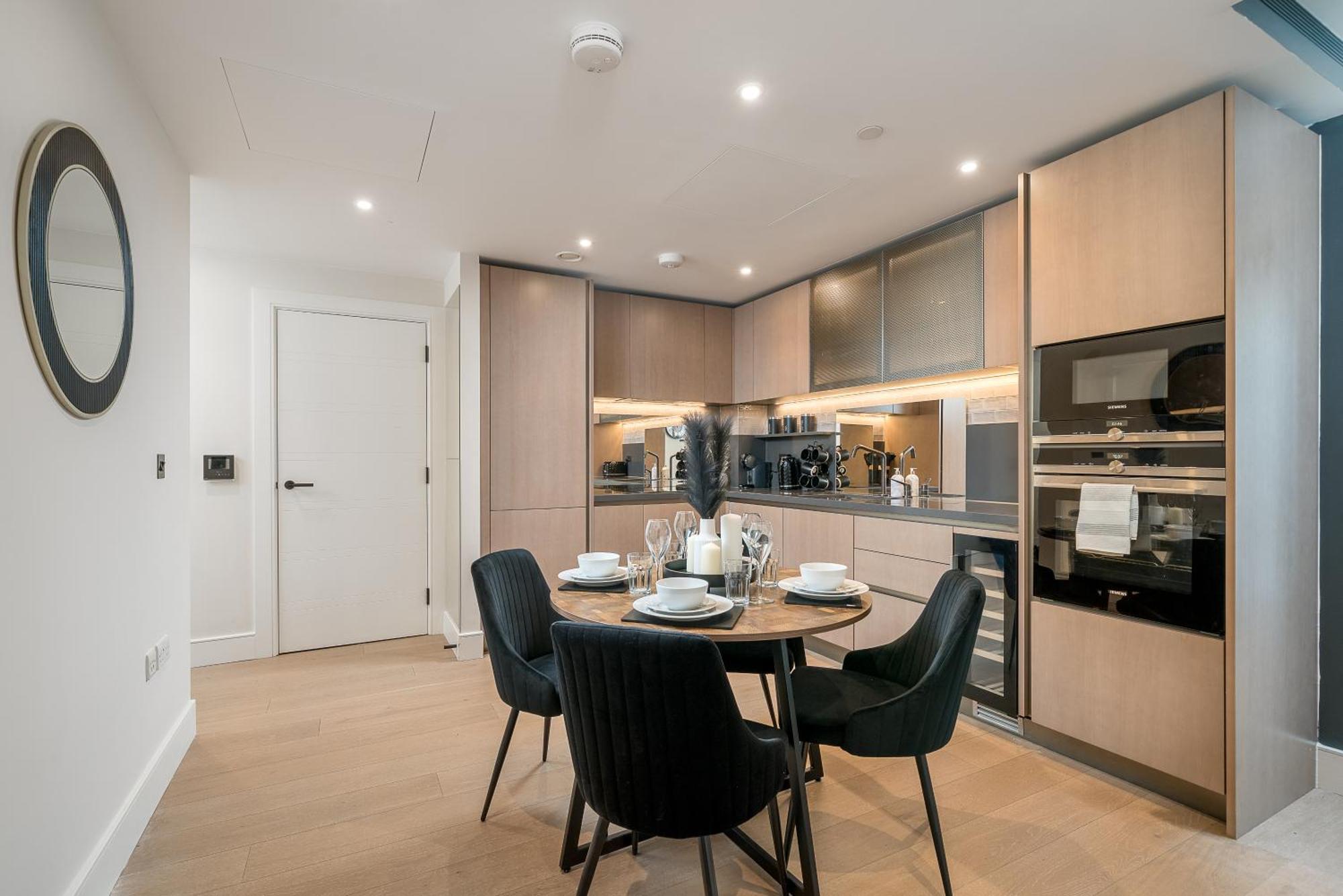 Battersea 2br Flat - Gym, Balcony, Parking, Great Location - Long Welcome Apartment