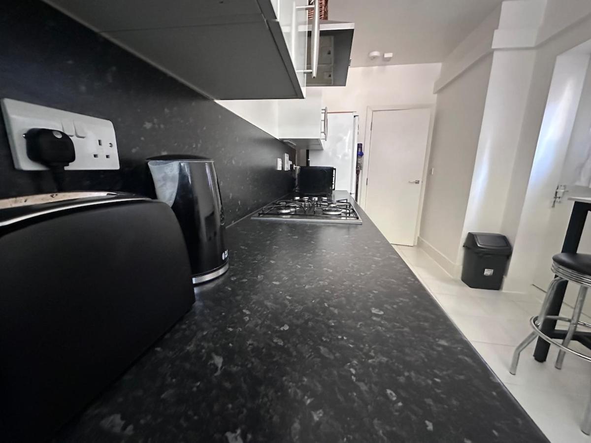Amazing 1bed Garden Flat *