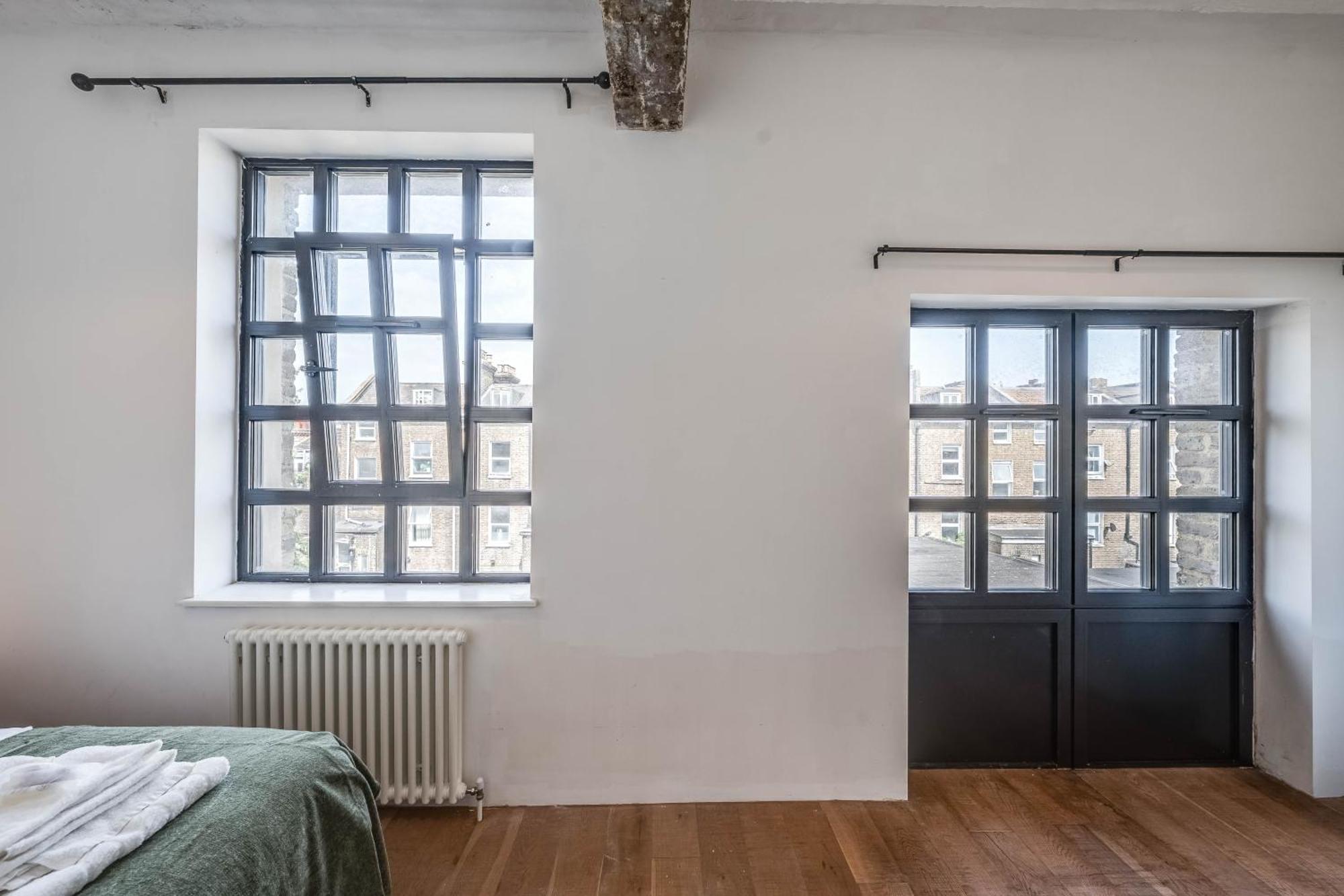 Huge Luxe 85inch Cinema Flat With Balcony And Parking Apartment *