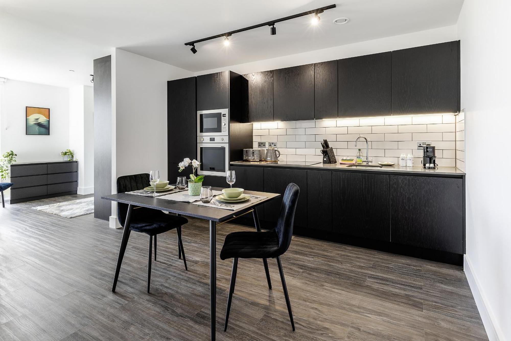 North Ken I - 1 Bedroom - 1 Bathroom - Balcony - Concierge *