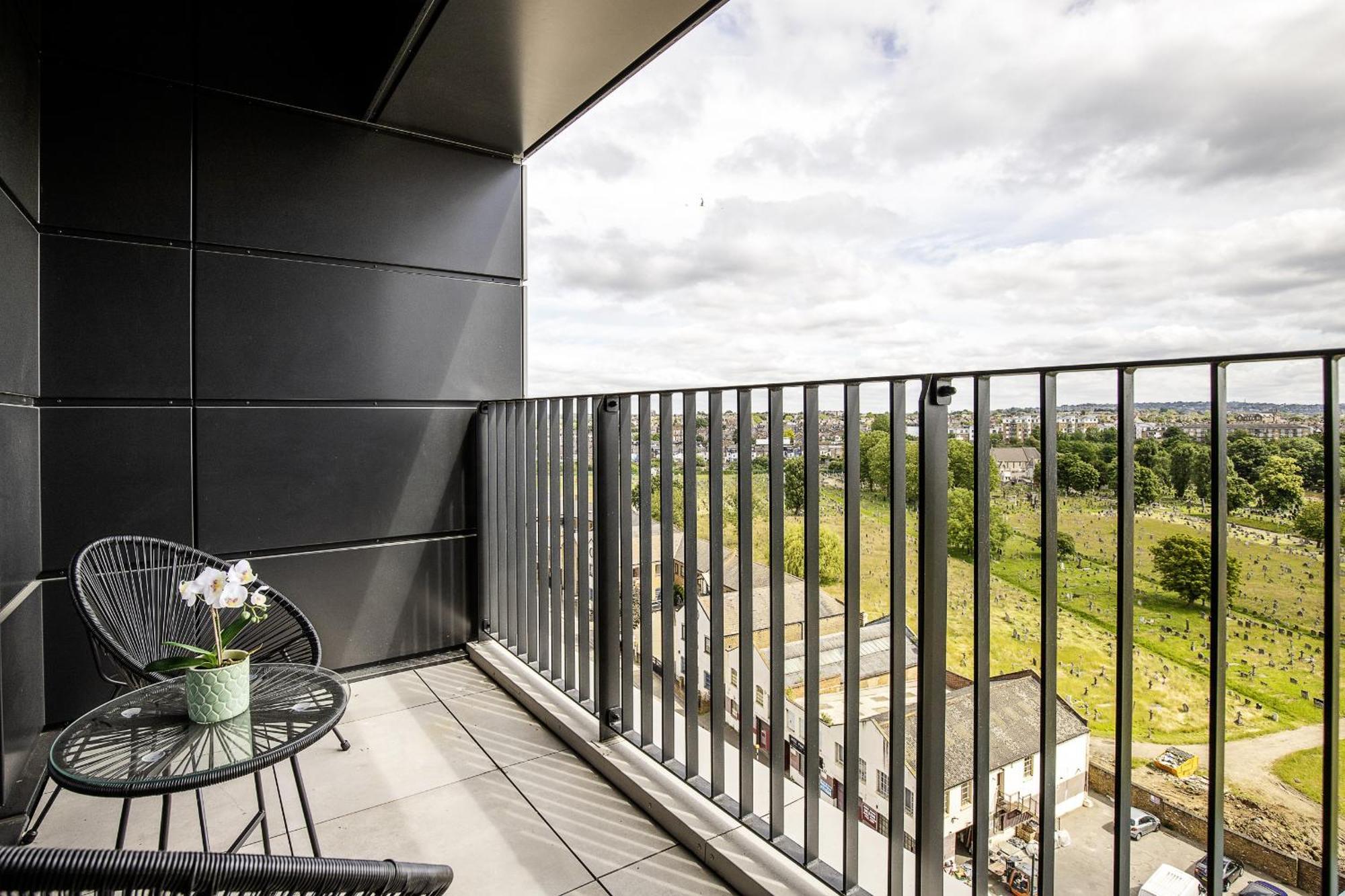 North Ken I - 1 Bedroom - 1 Bathroom - Balcony - Concierge Apartment
