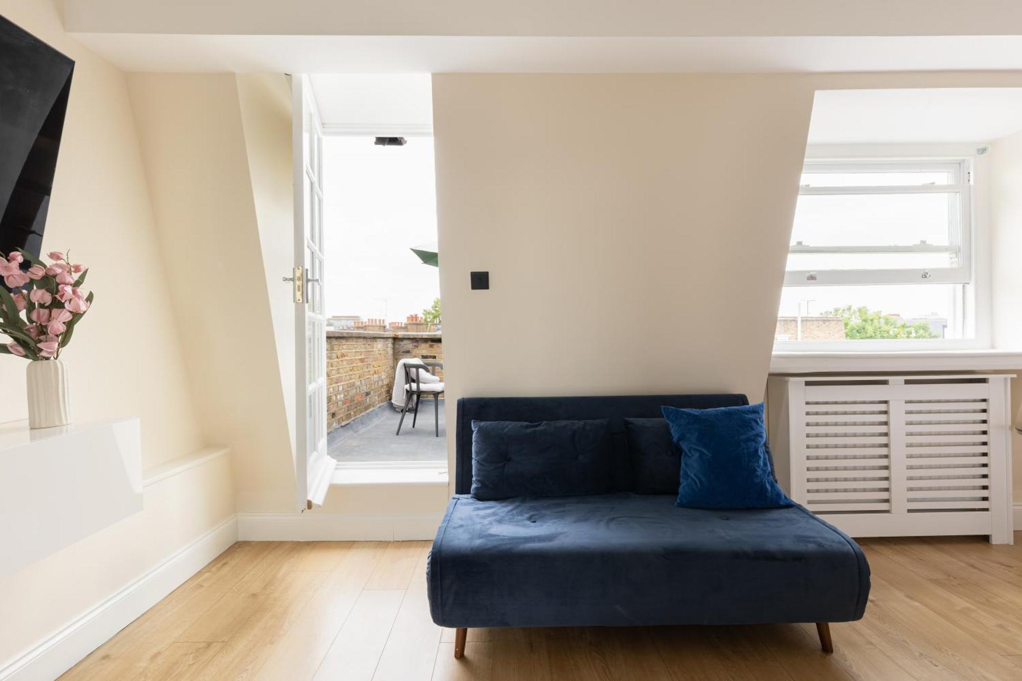 Floor 1br With Balcony, Earls Court 2mins To Tube London