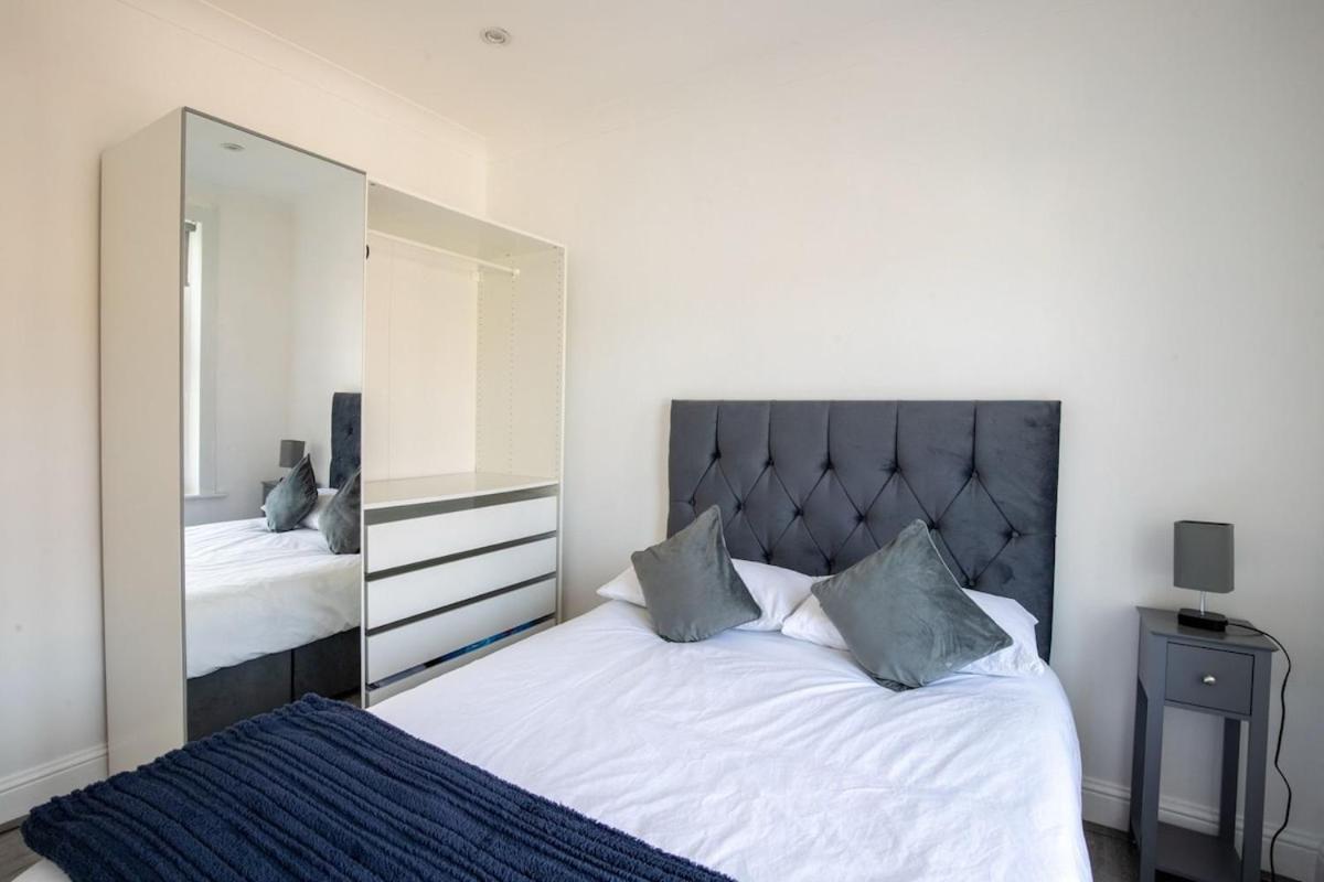 Brick Lane Modern 2 Bedroom Apartment, Up To 6 Apartment *