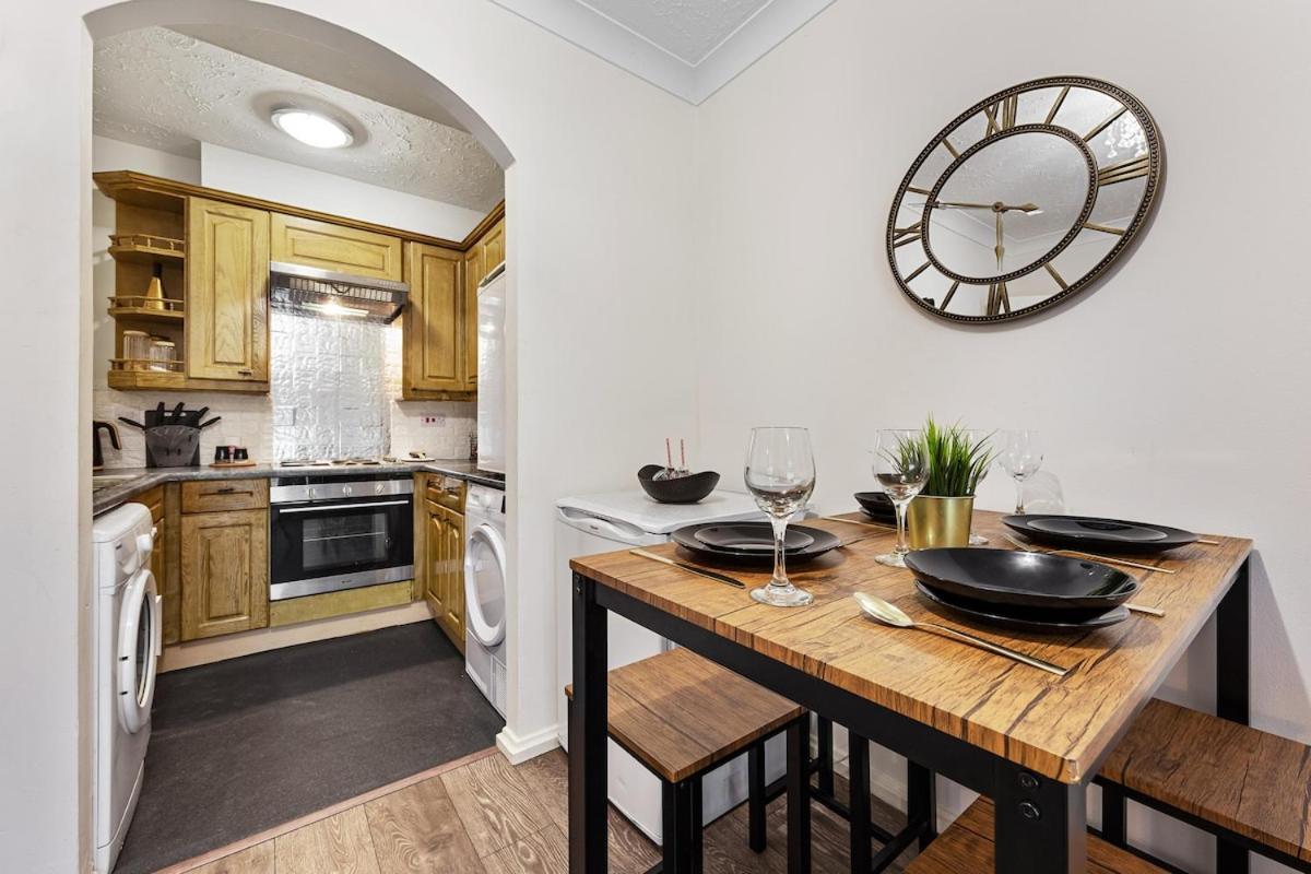 Bright Modern In Elephant & Castle Apartment *