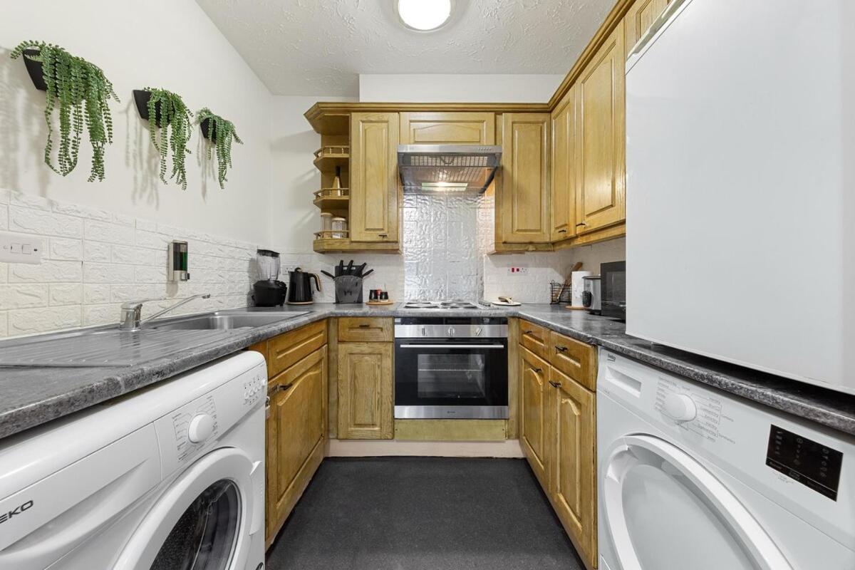 Bright Modern In Elephant & Castle Apartment