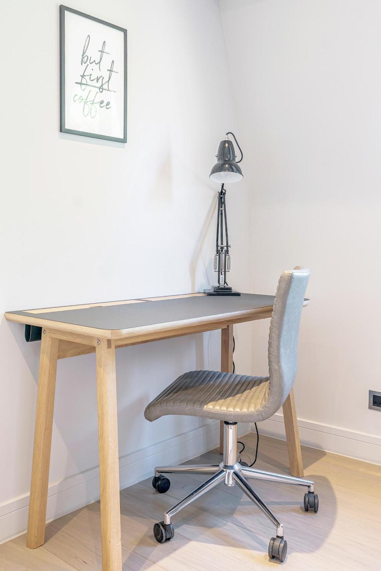 Luxurious 4 Bedroom In Kensington * London