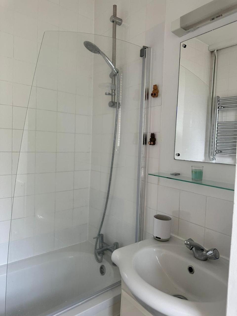 Apartment Modern One Bedroom Apartment, Sloane Square
