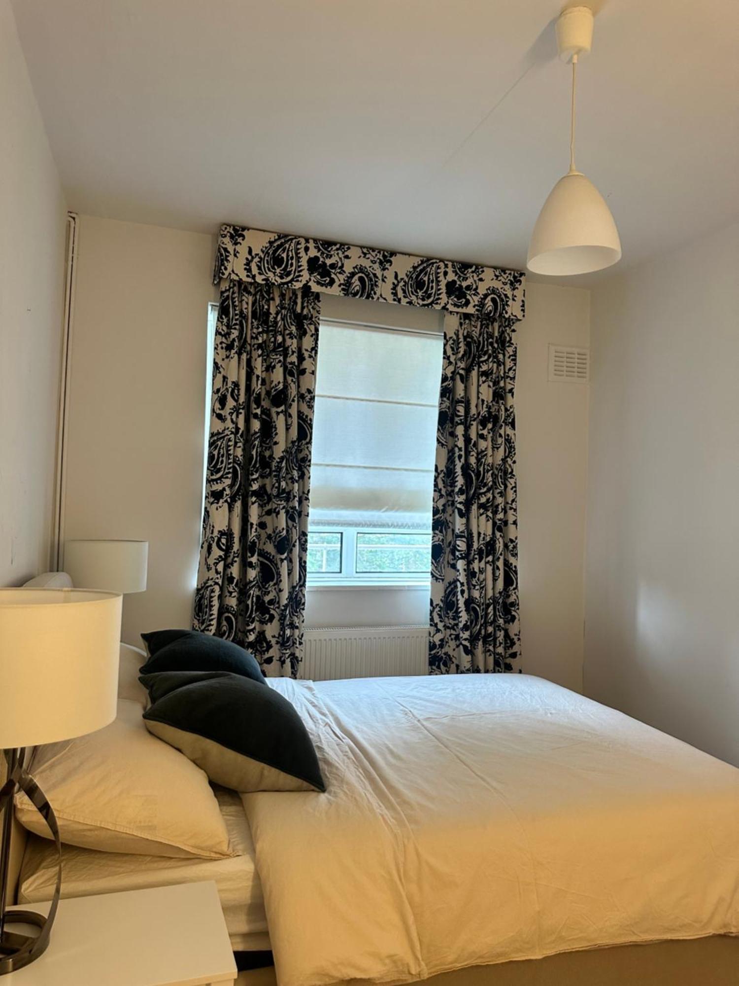 Modern One Bedroom Apartment, Sloane Square London