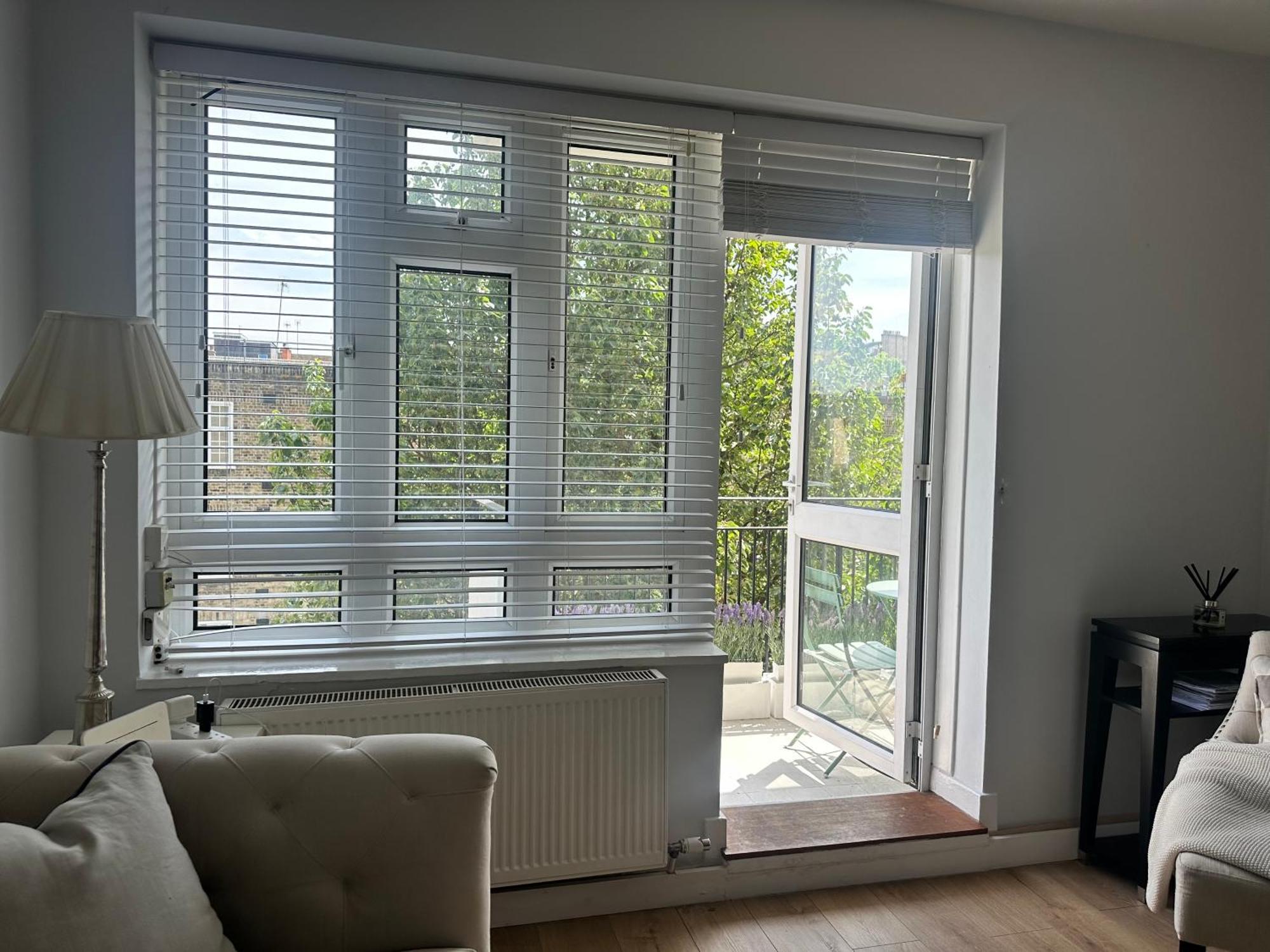 Modern One Bedroom Apartment, Sloane Square Apartment *