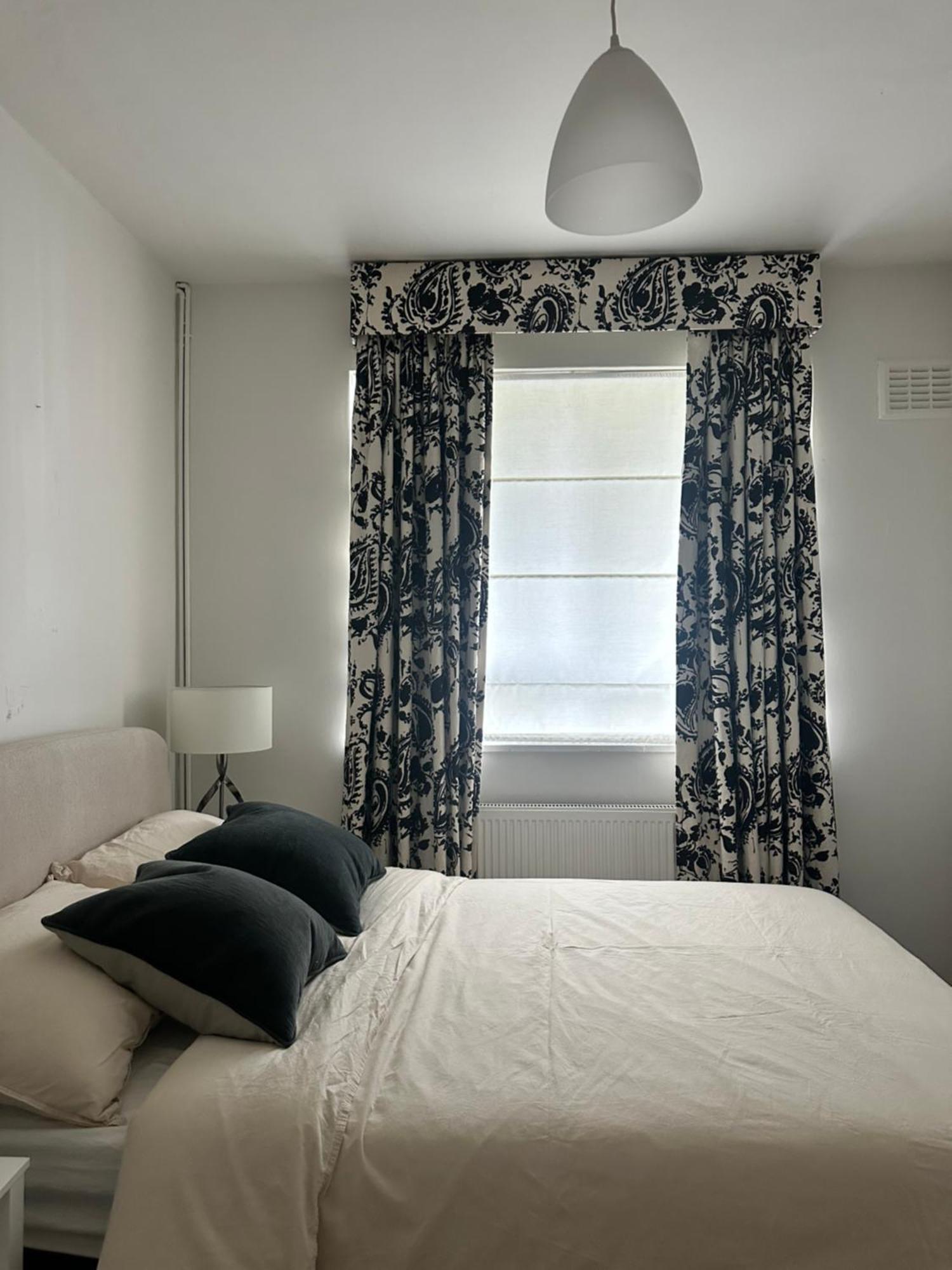 Modern One Bedroom Apartment, Sloane Square *