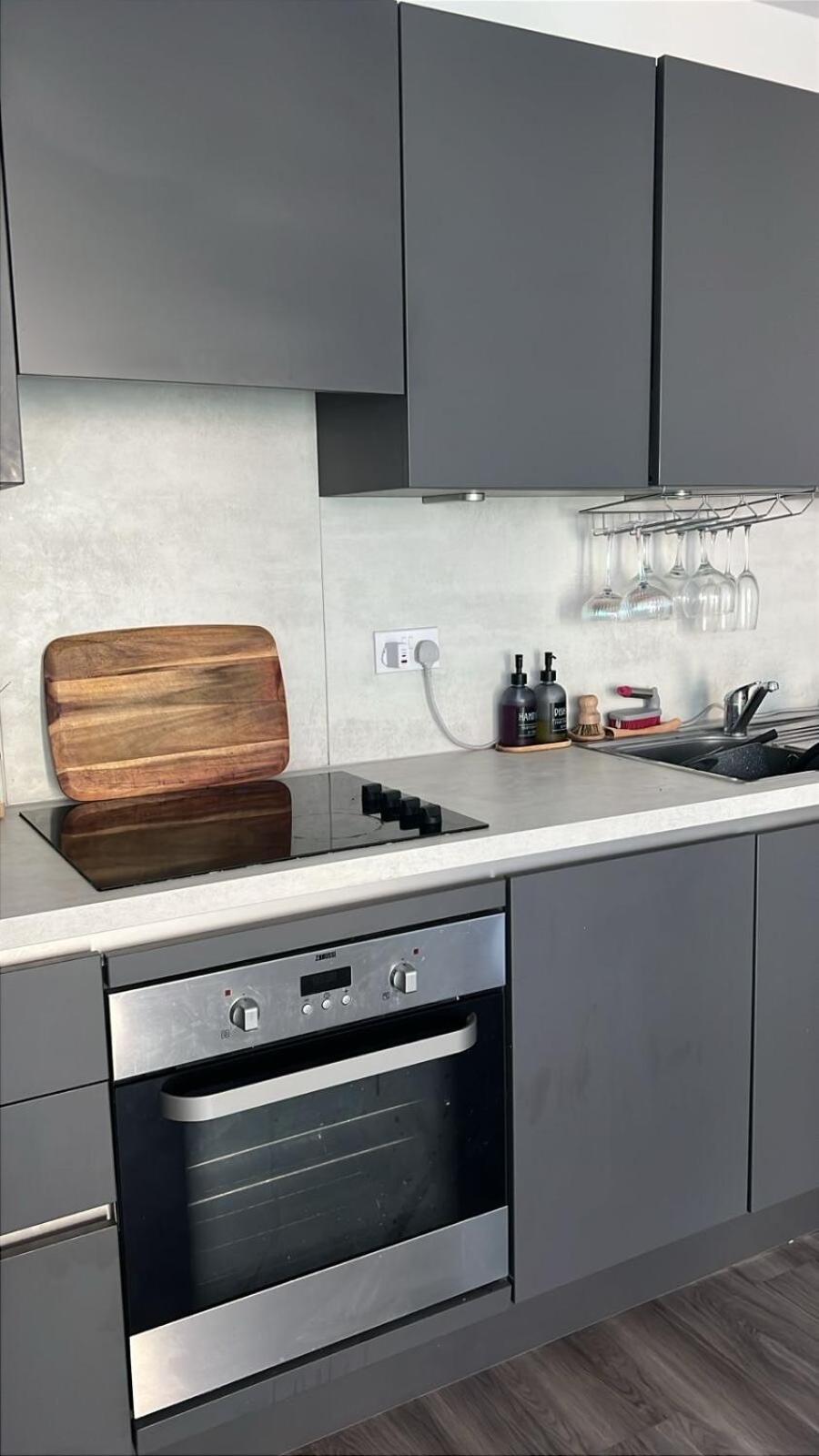 Flat In Upton Park 5 Mins Walk * London
