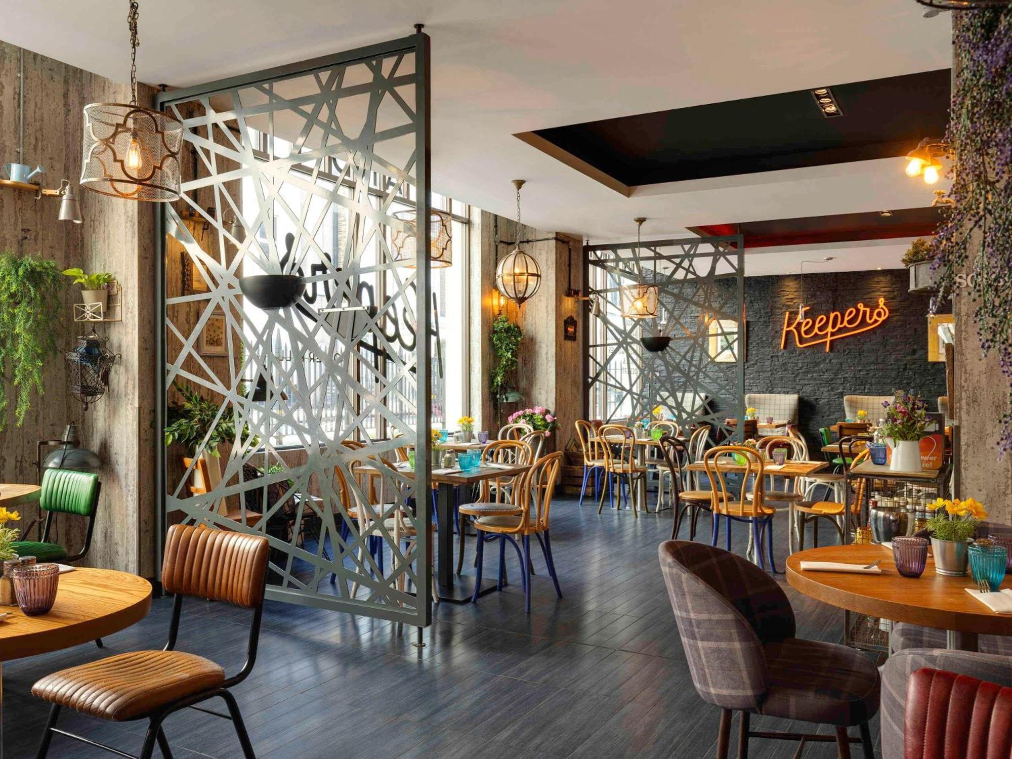 Novotel Tower Bridge 4*