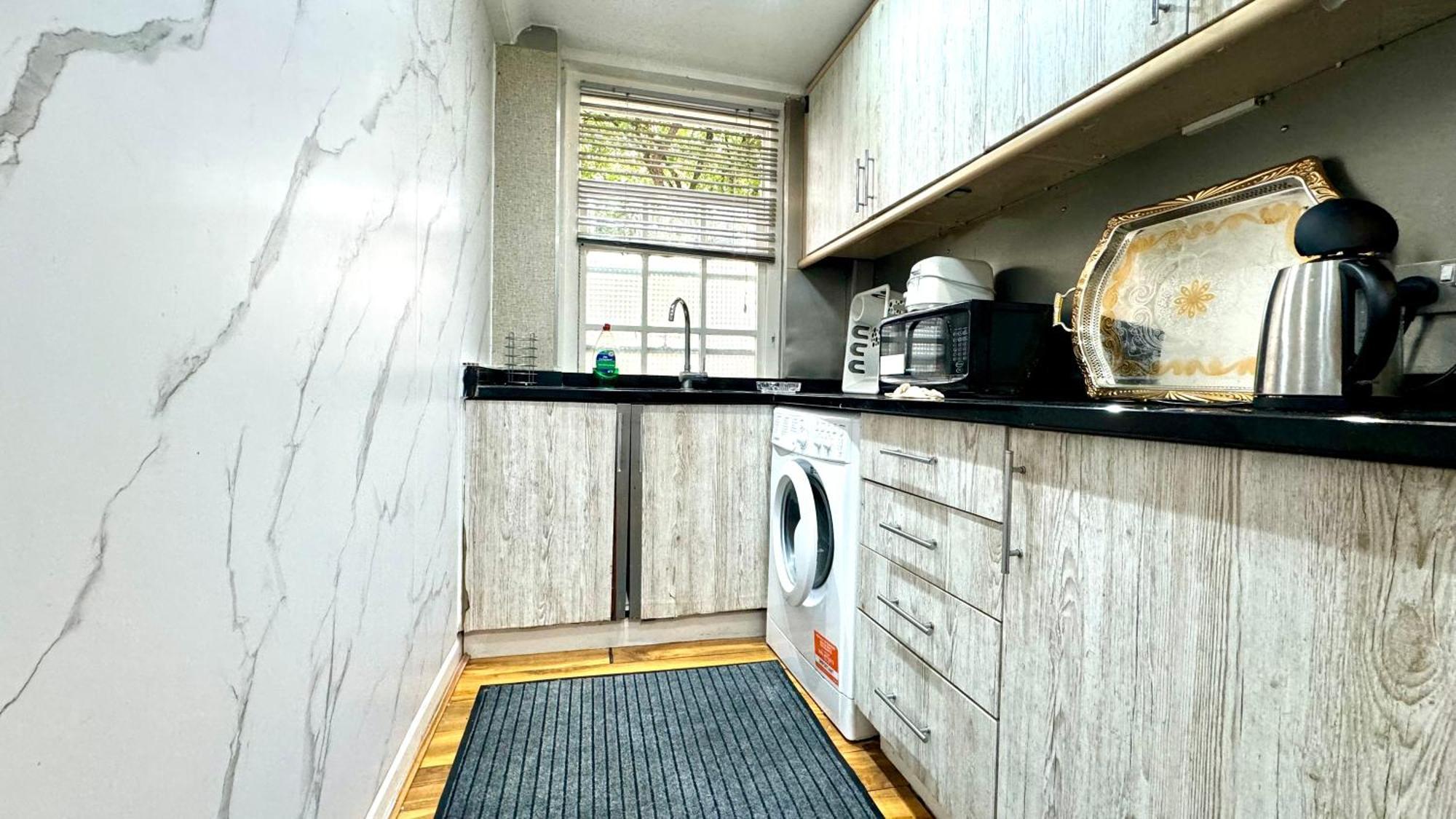 2 Bedroom Facing Garden By Ali Apartment