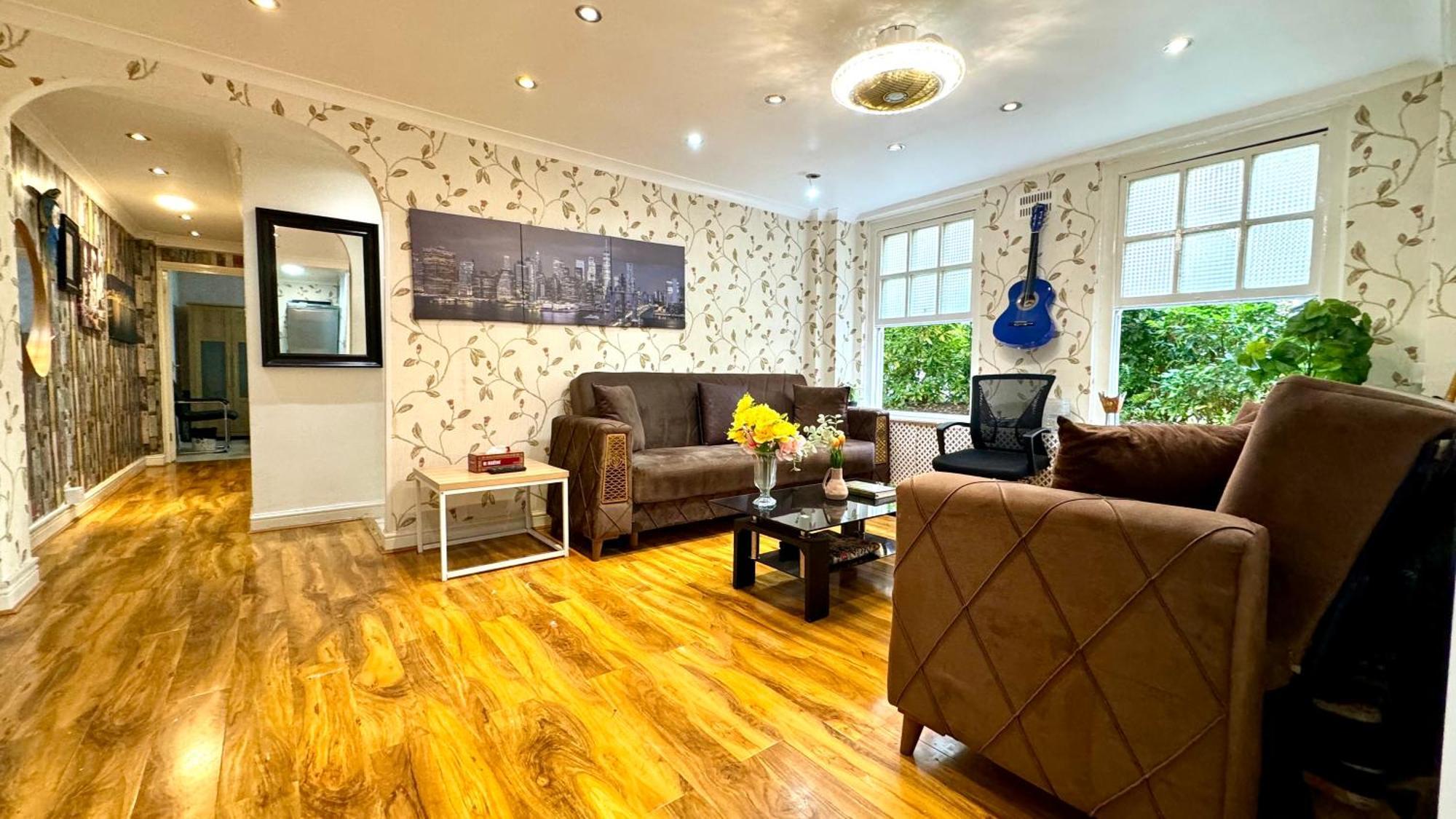2 Bedroom Facing Garden By Ali Apartment