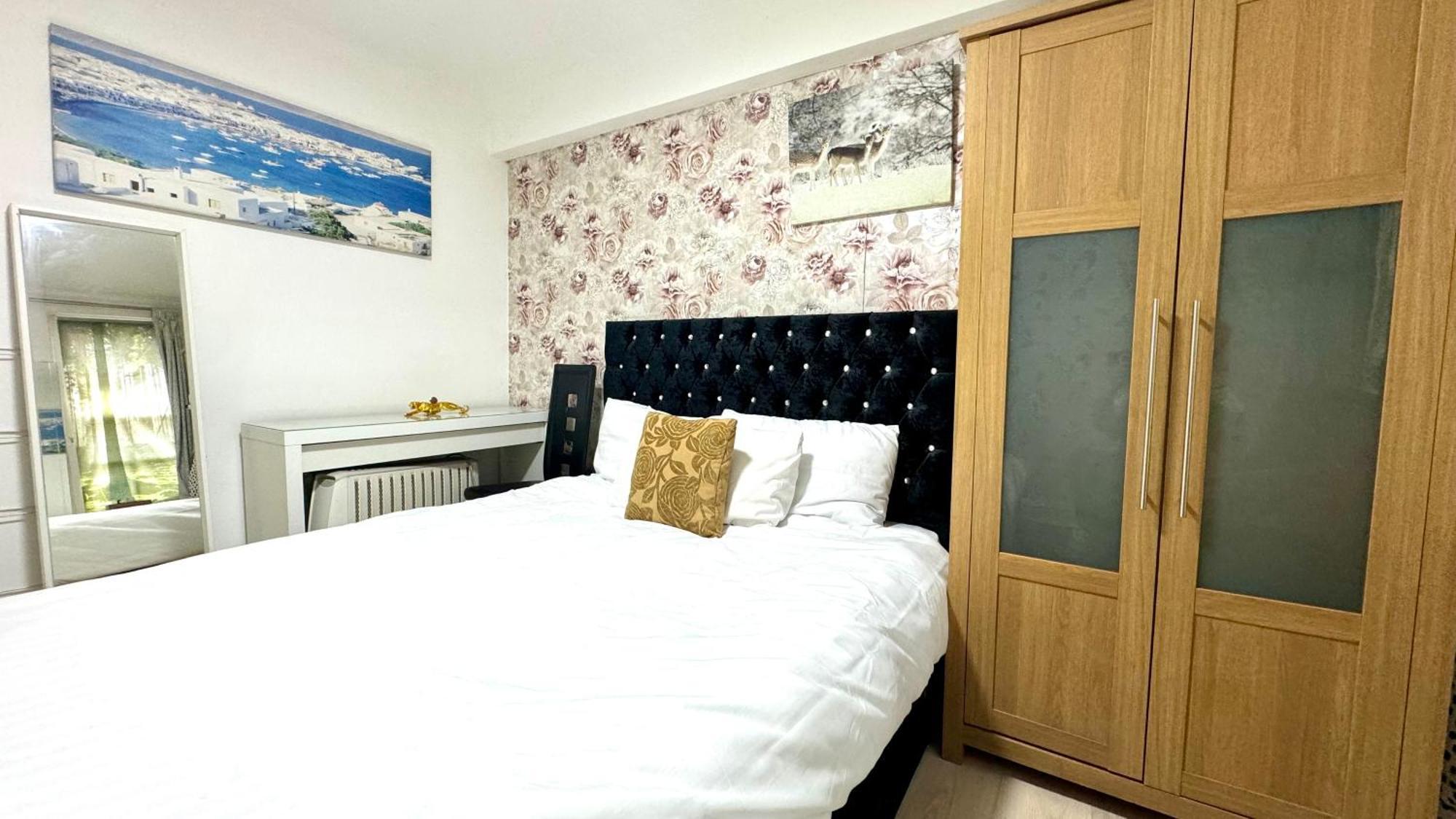 2 Bedroom Facing Garden By Ali Apartment *