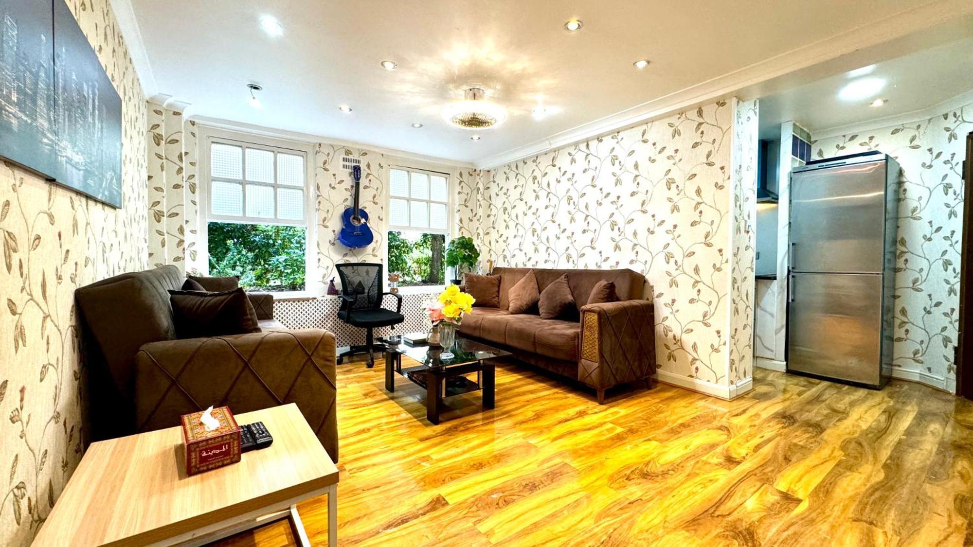 2 Bedroom Facing Garden By Ali Apartment