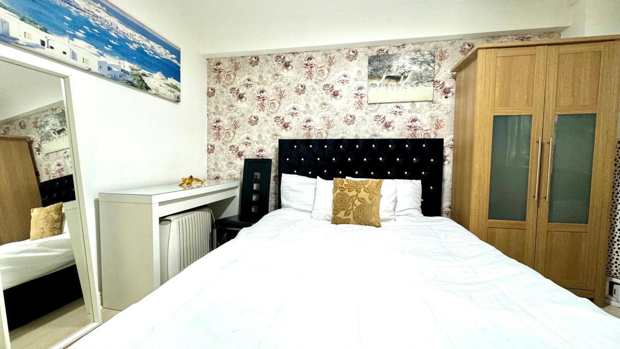 2 Bedroom Facing Garden By Ali *