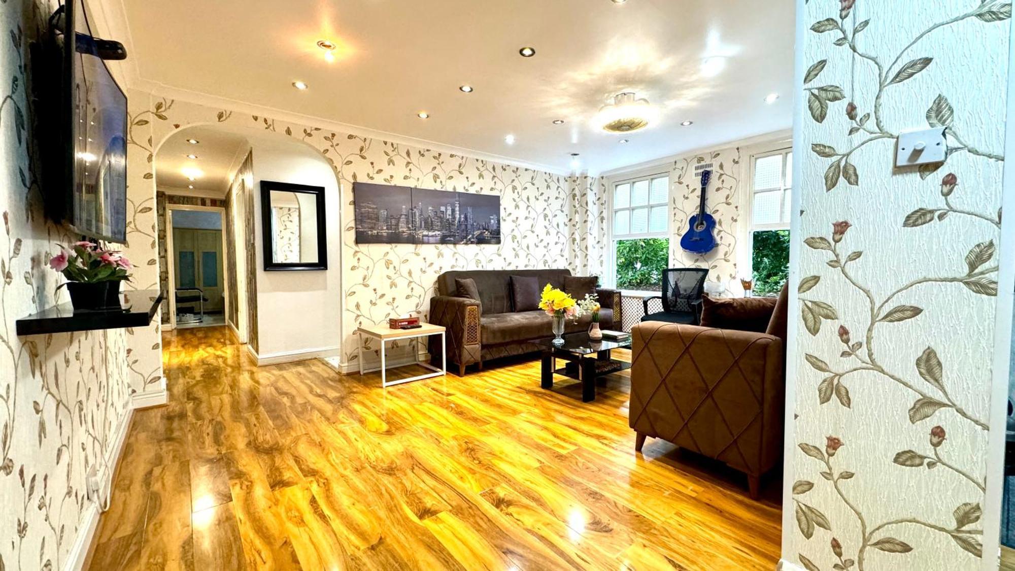 2 Bedroom Facing Garden By Ali