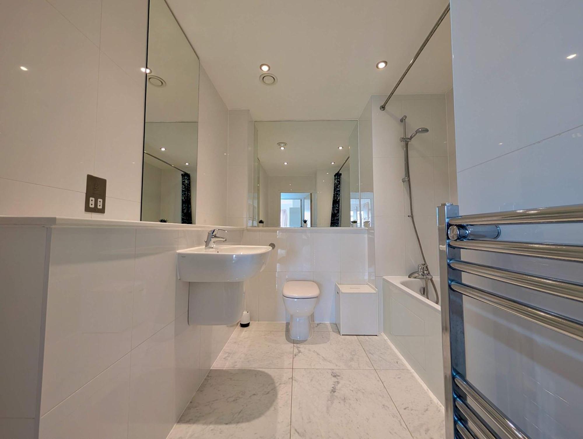 Modern Top-floor Flat With Amazing Views Apartment *