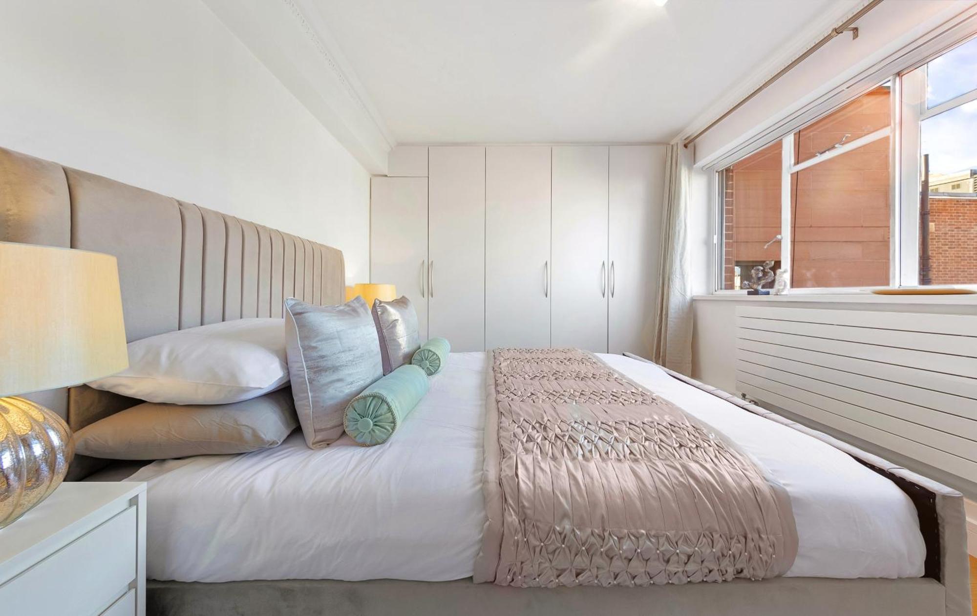 Fabulous With Terrace By Harrods Apartment