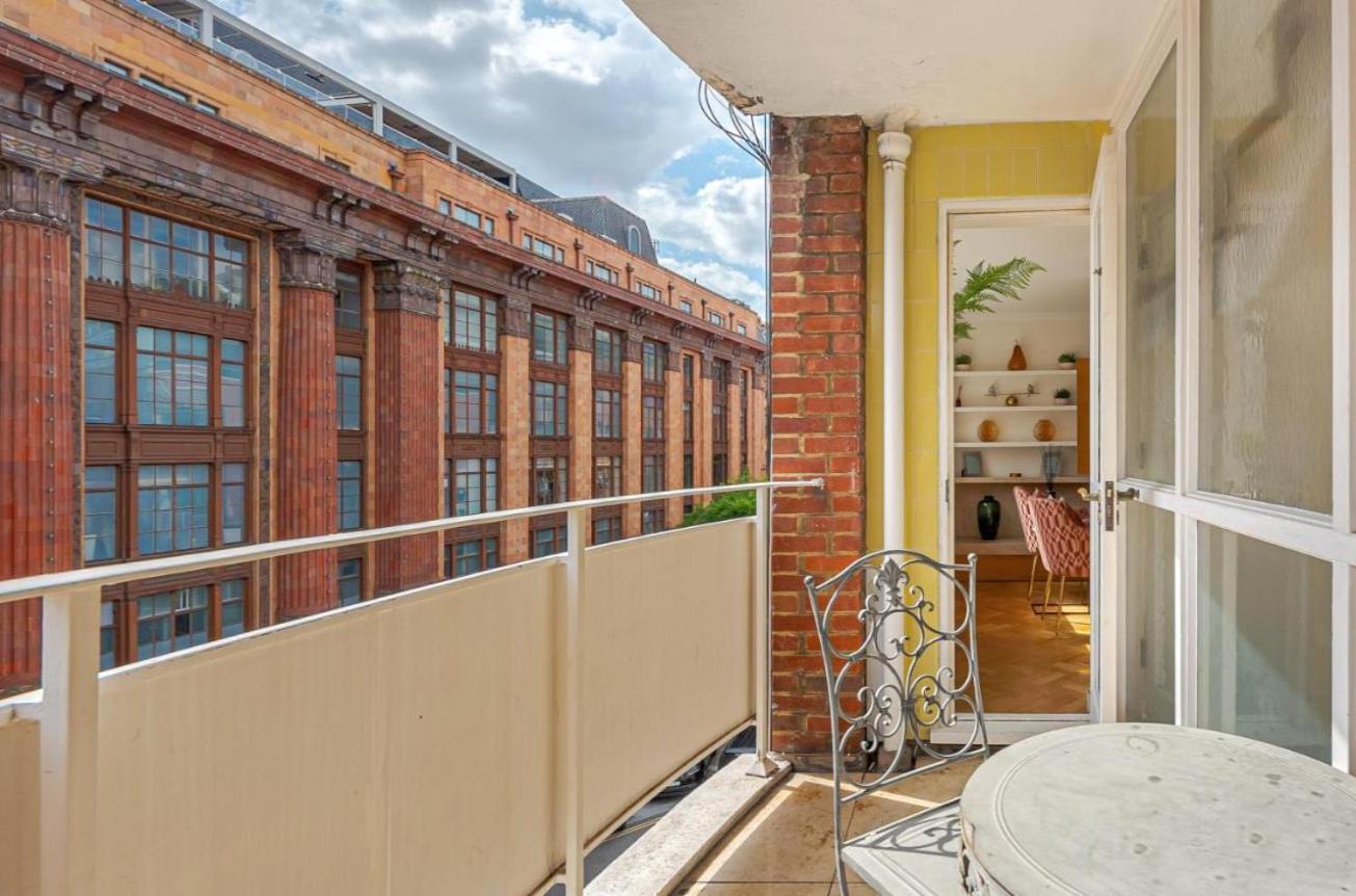 Fabulous With Terrace By Harrods Apartment