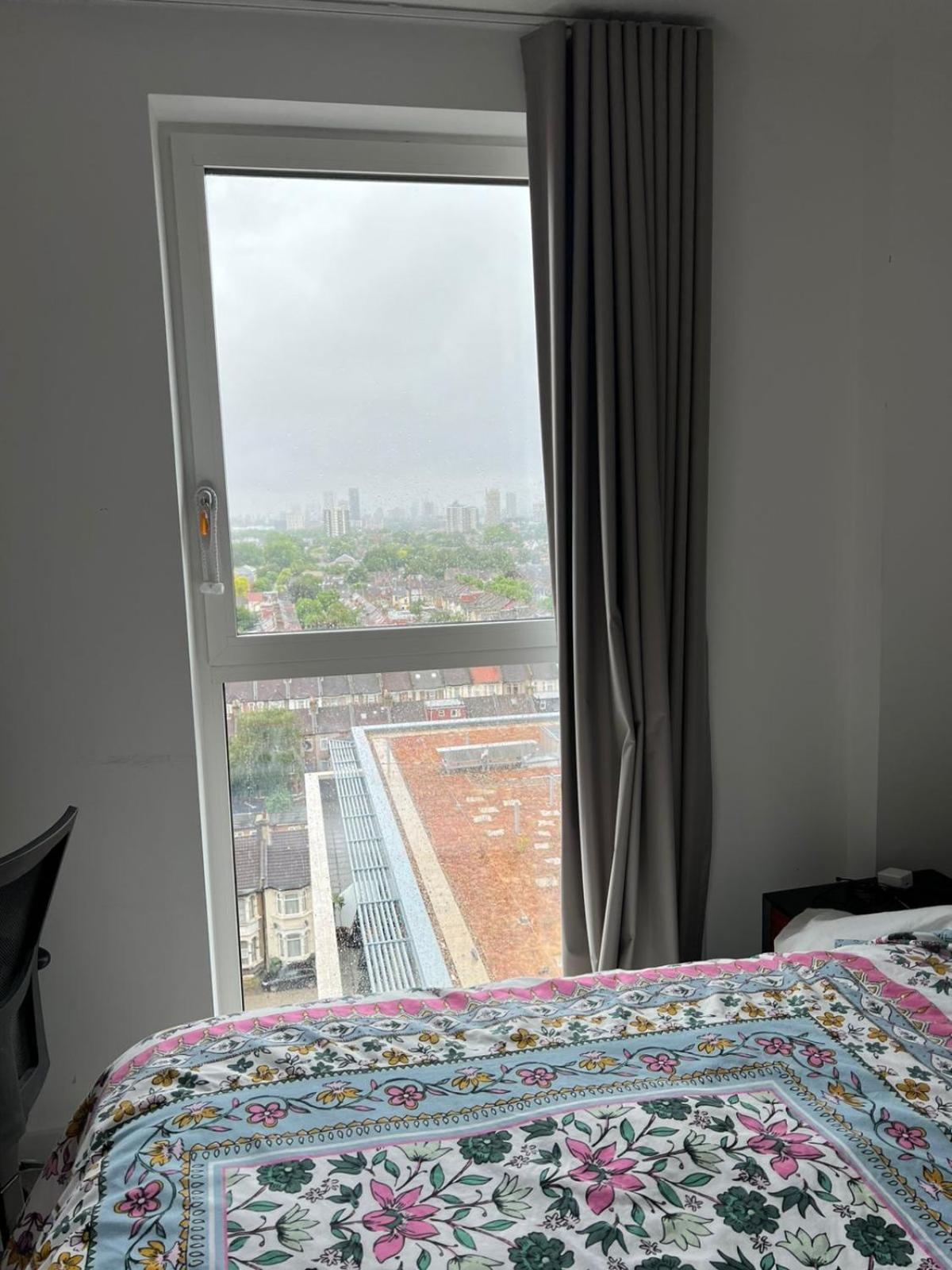 Flat In Upton Park 5 Mins Walk *