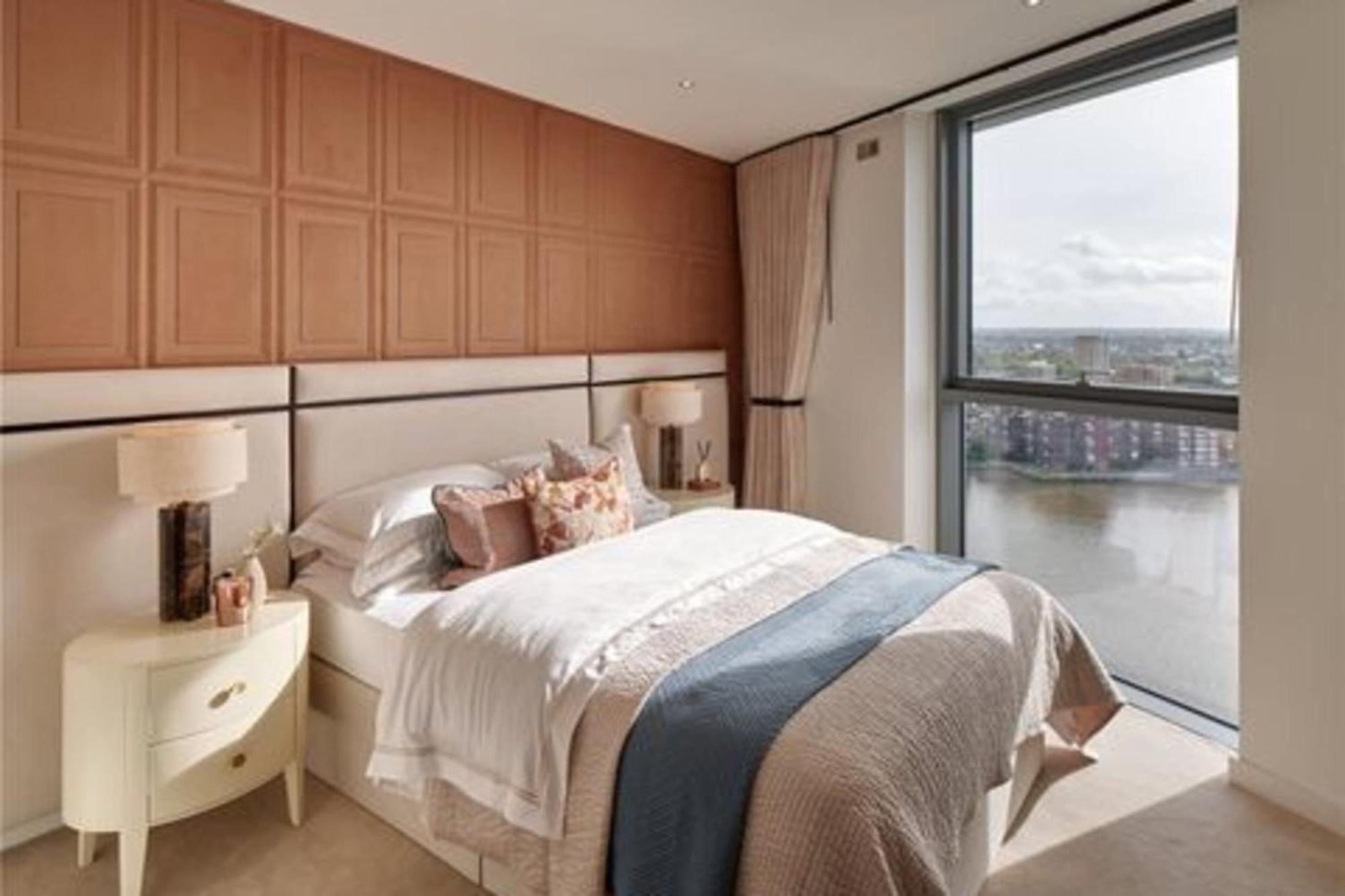 Prime Chelsea Waterfront Three Bedroom London