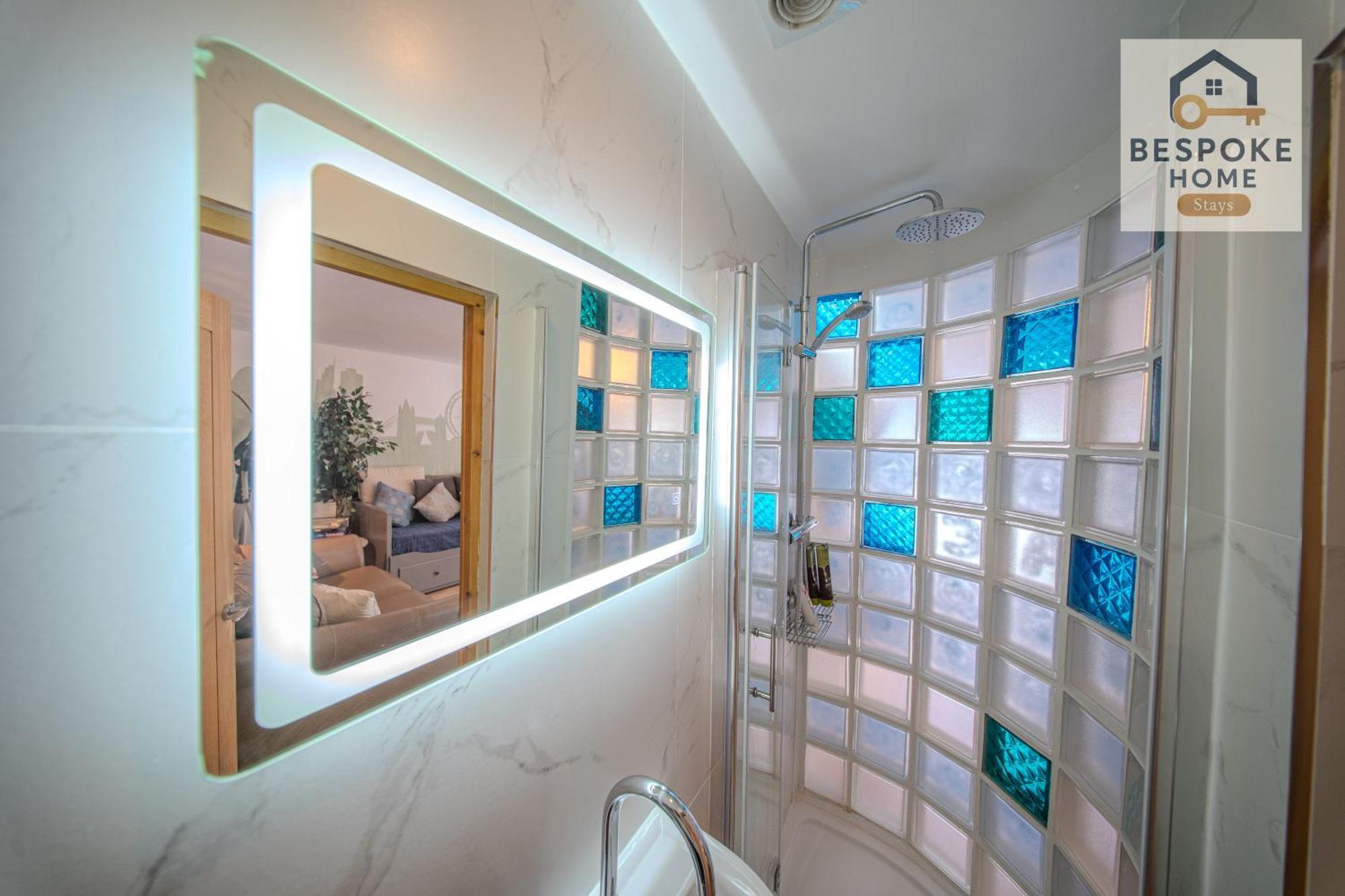 Modern 4 Bed 3 Bath House - 4 Groups With Free Parking - Central London Holiday home