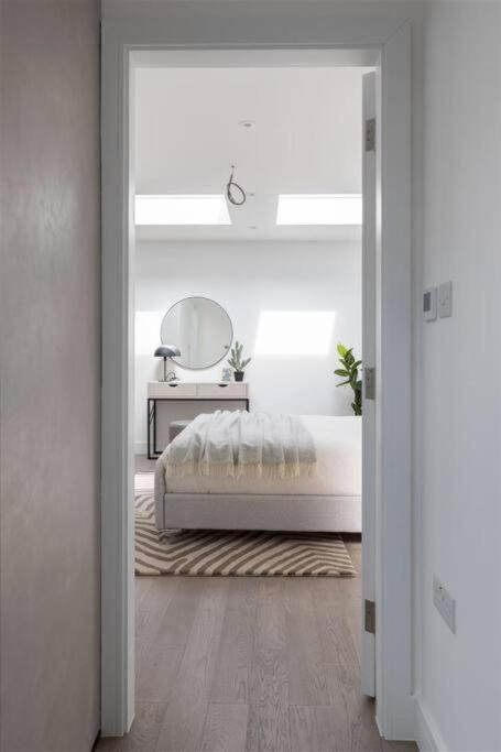 Cozy Leyton House With Garden And Small Terrace