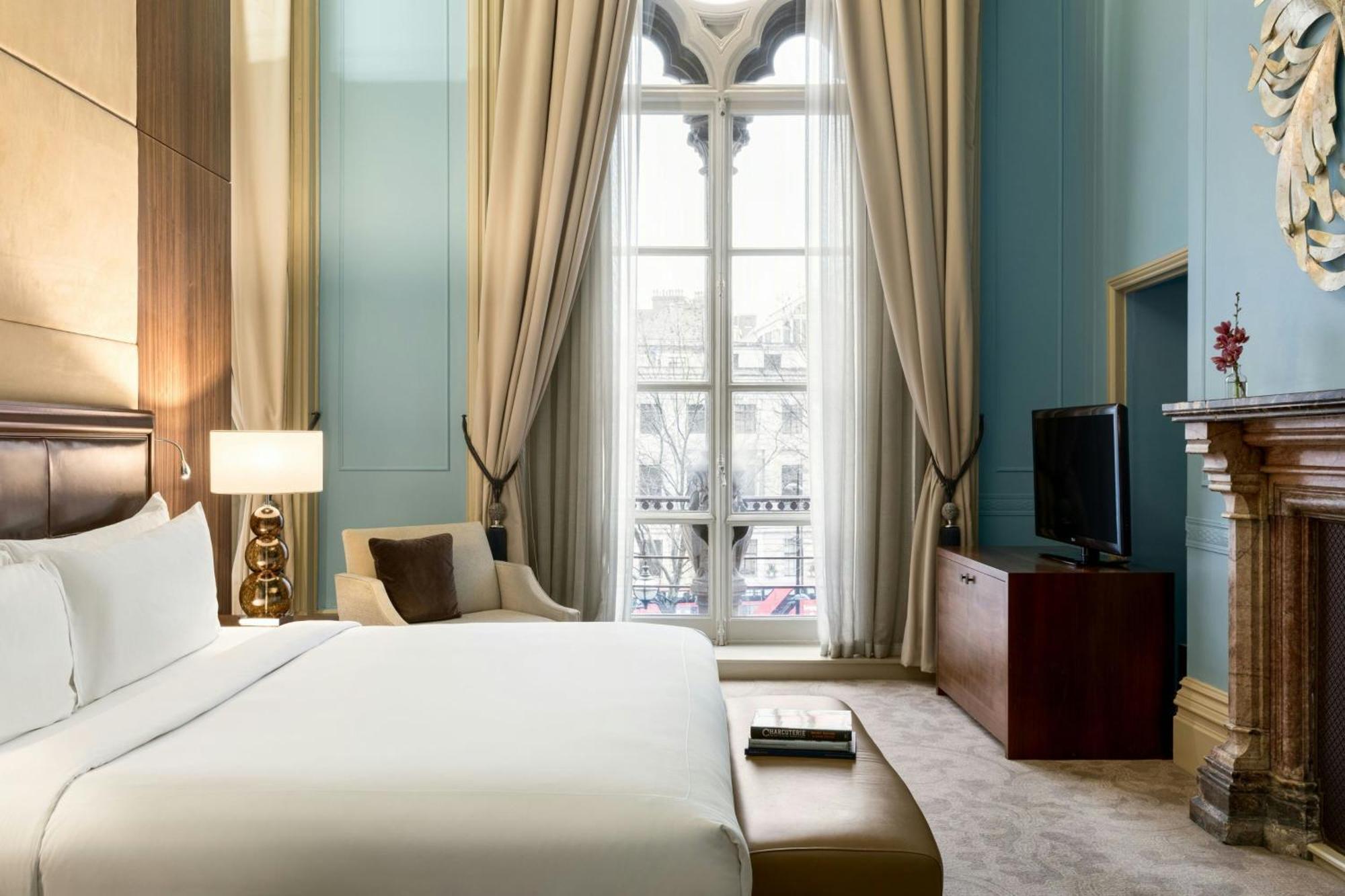 St. Pancras London, Autograph Collection 5*