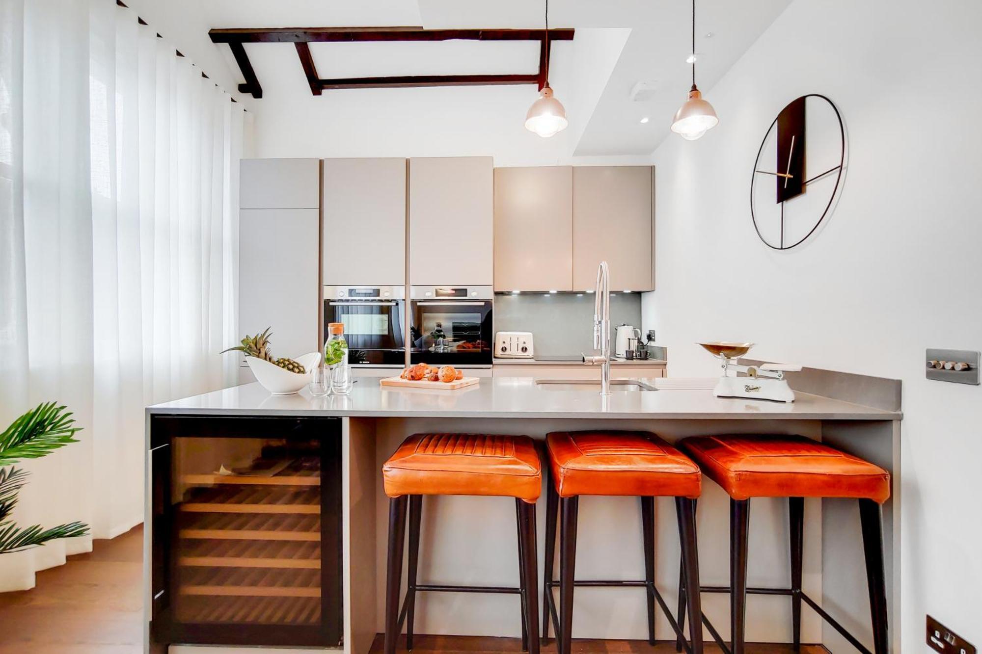 The Borough Collection Near Bridge And Borough Market * London