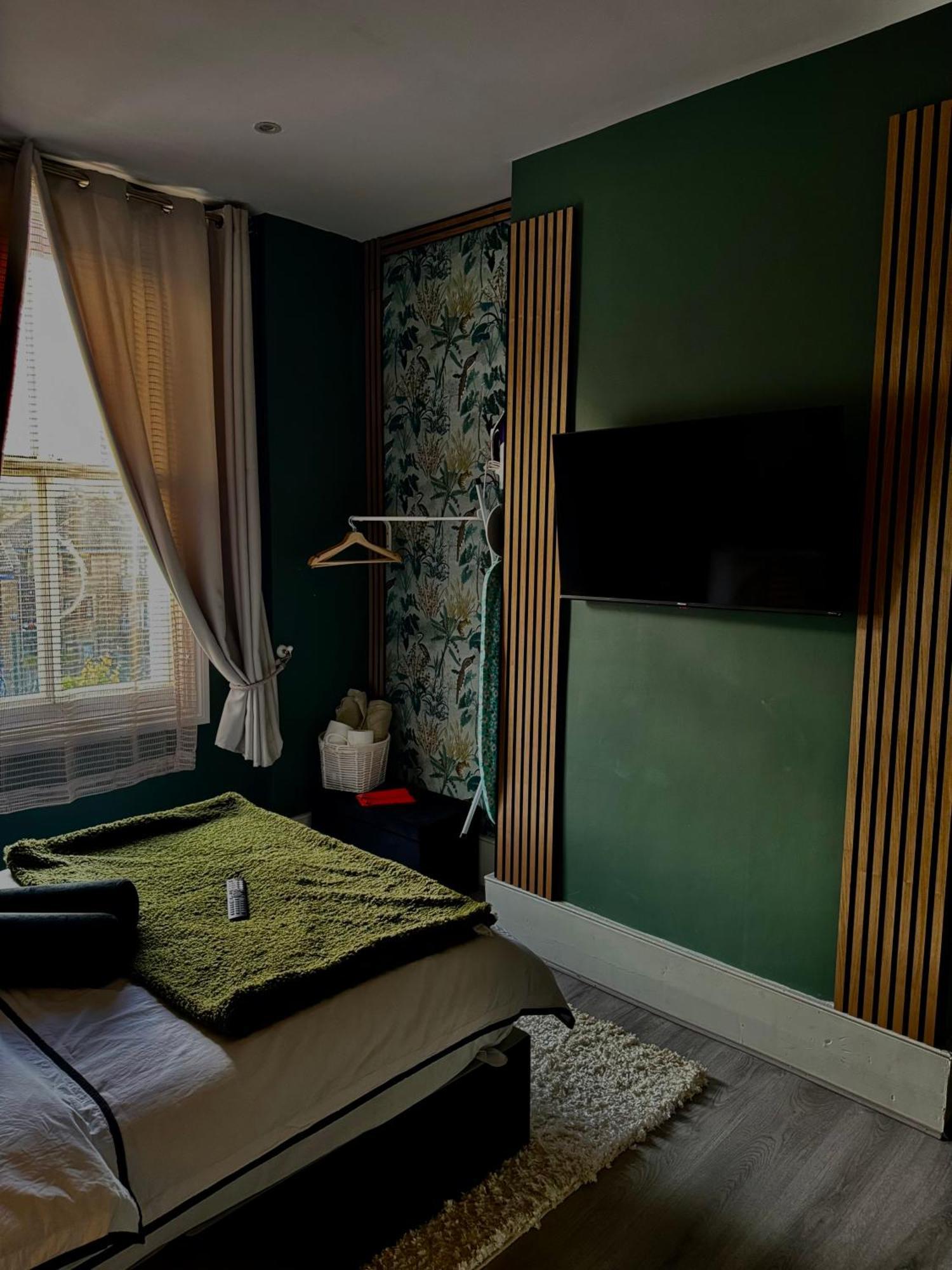 Aimi Luxury Living Guest house London