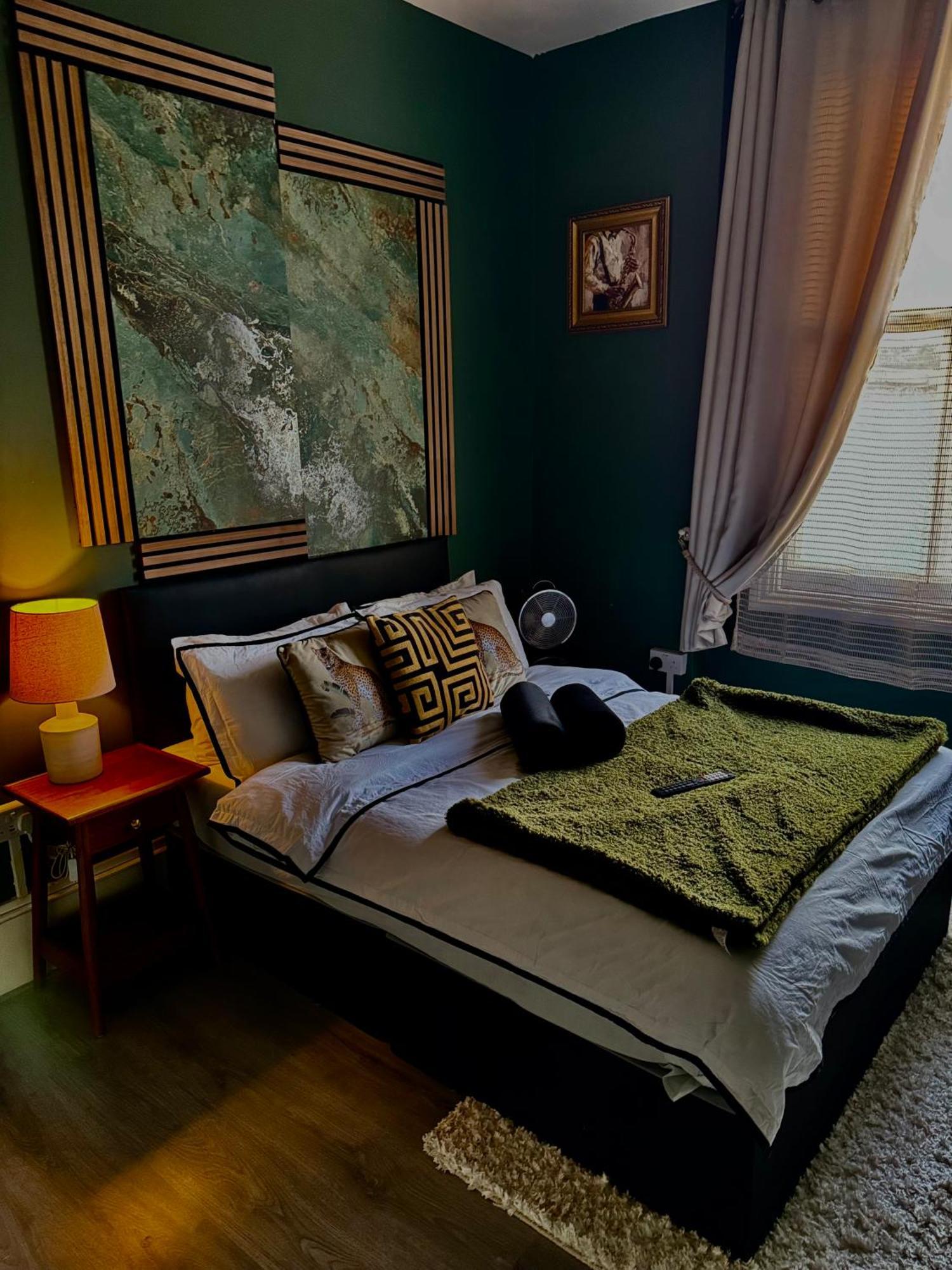 Aimi Luxury Living * London