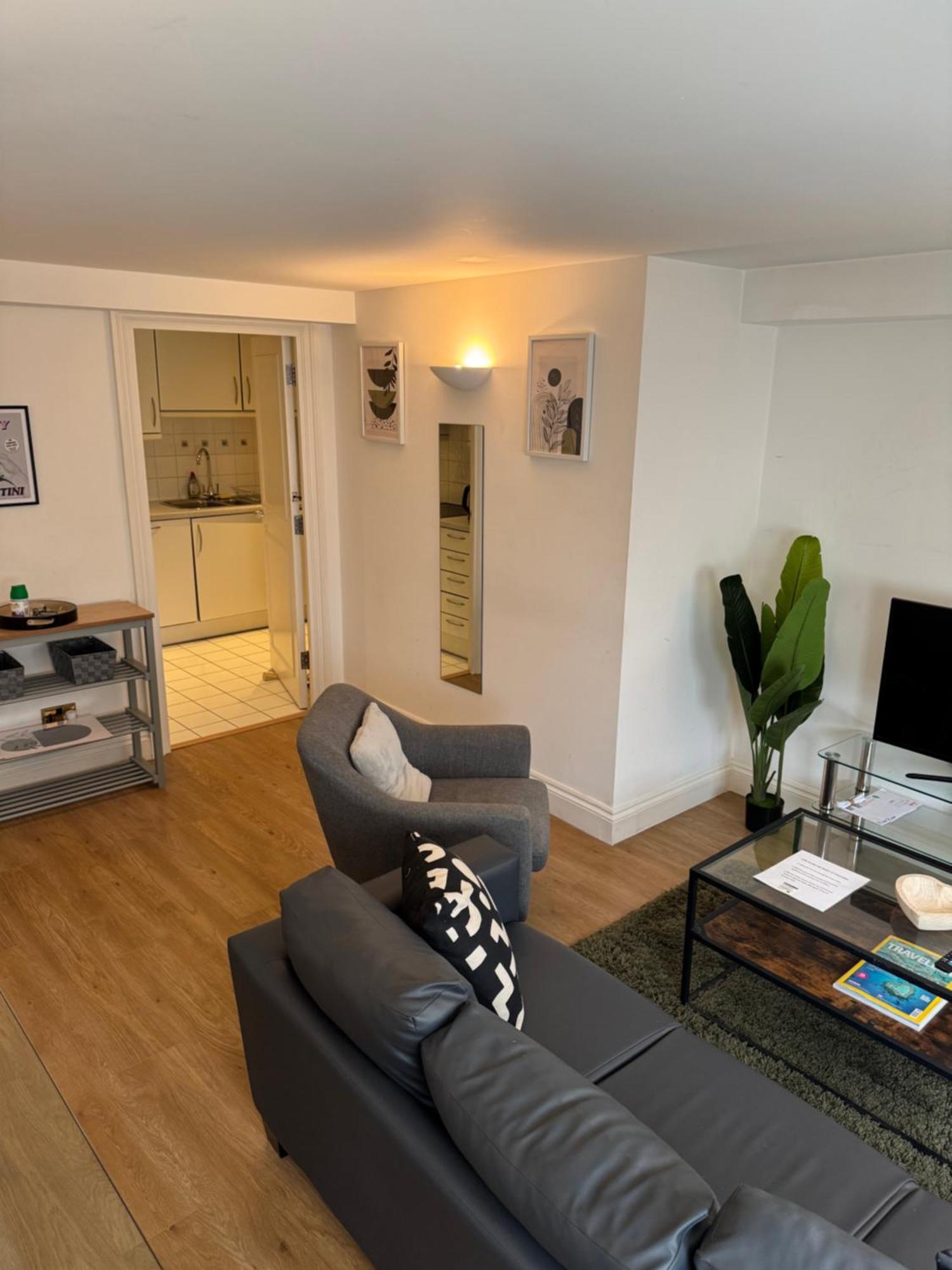 Modern 1 Bed Flat, Liverpool Street *