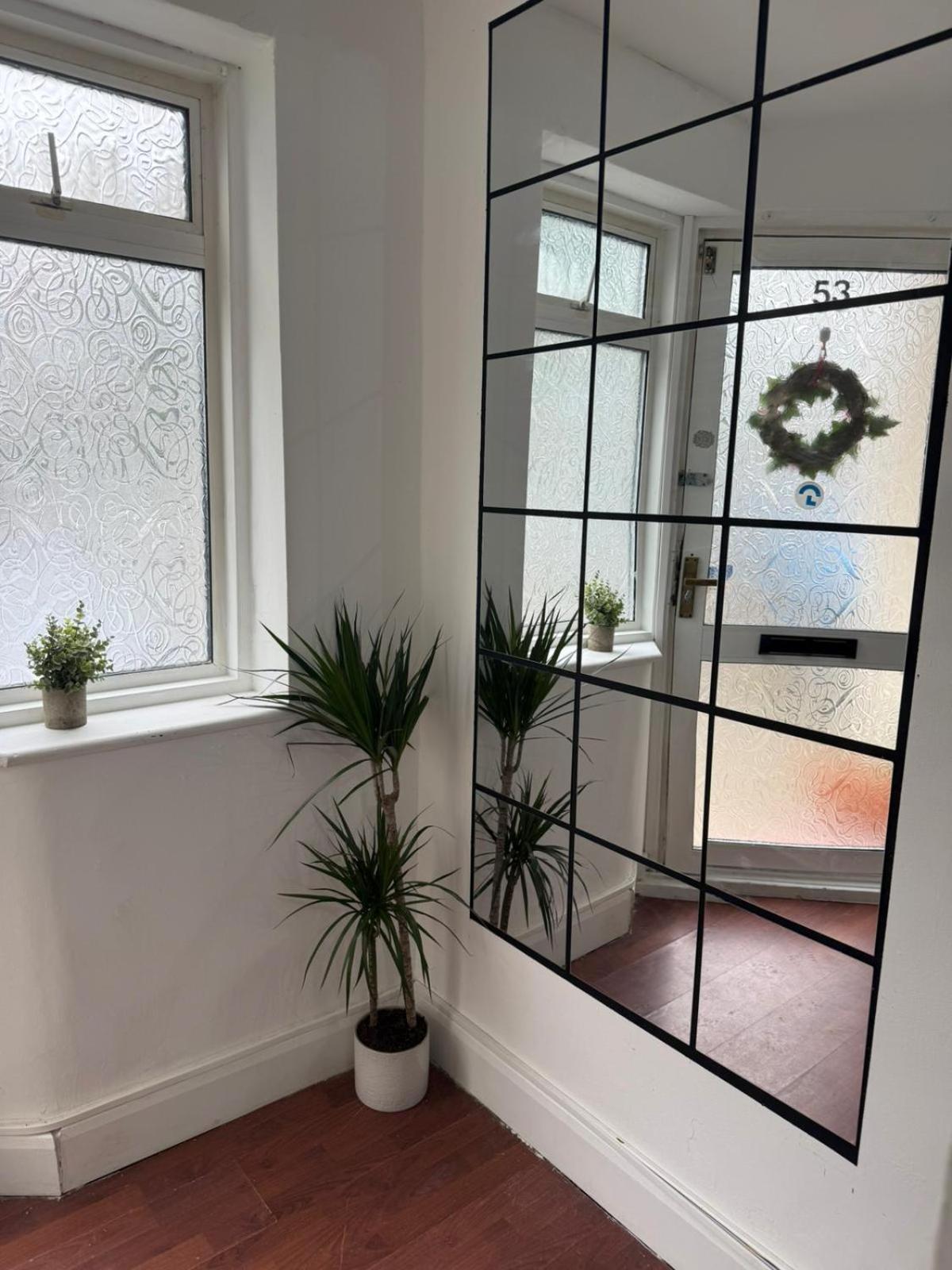 Bb-spacious 1 Double In Wembley Holiday home *
