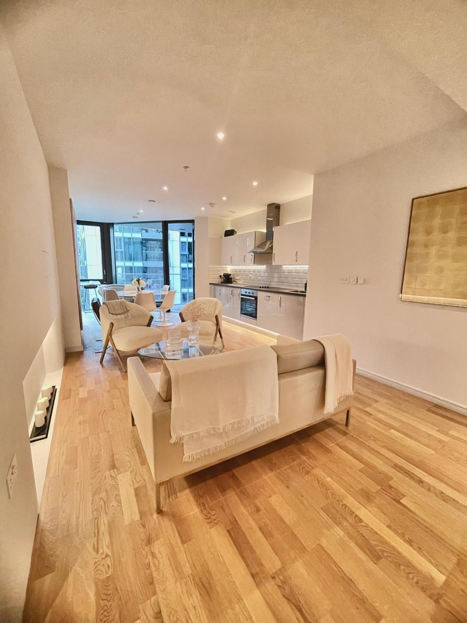 Luxury Riverside Flat - 15 Min Wimbledon & Chelsea Apartment