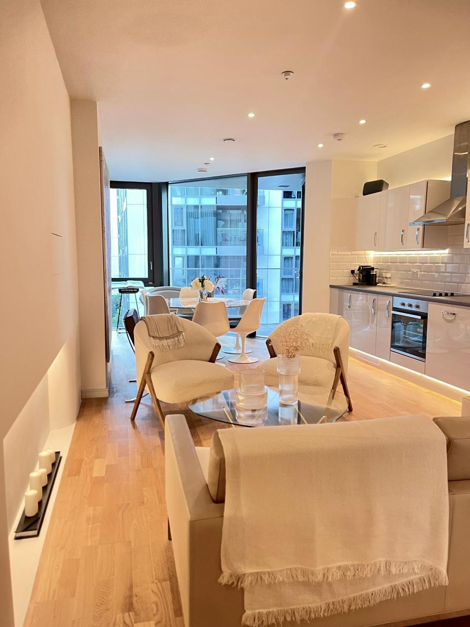 Luxury Riverside Flat - 15 Min Wimbledon & Chelsea London