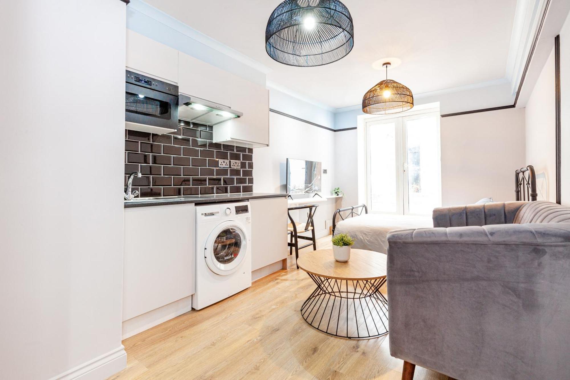 Kensington Gardens Square - 3 *
