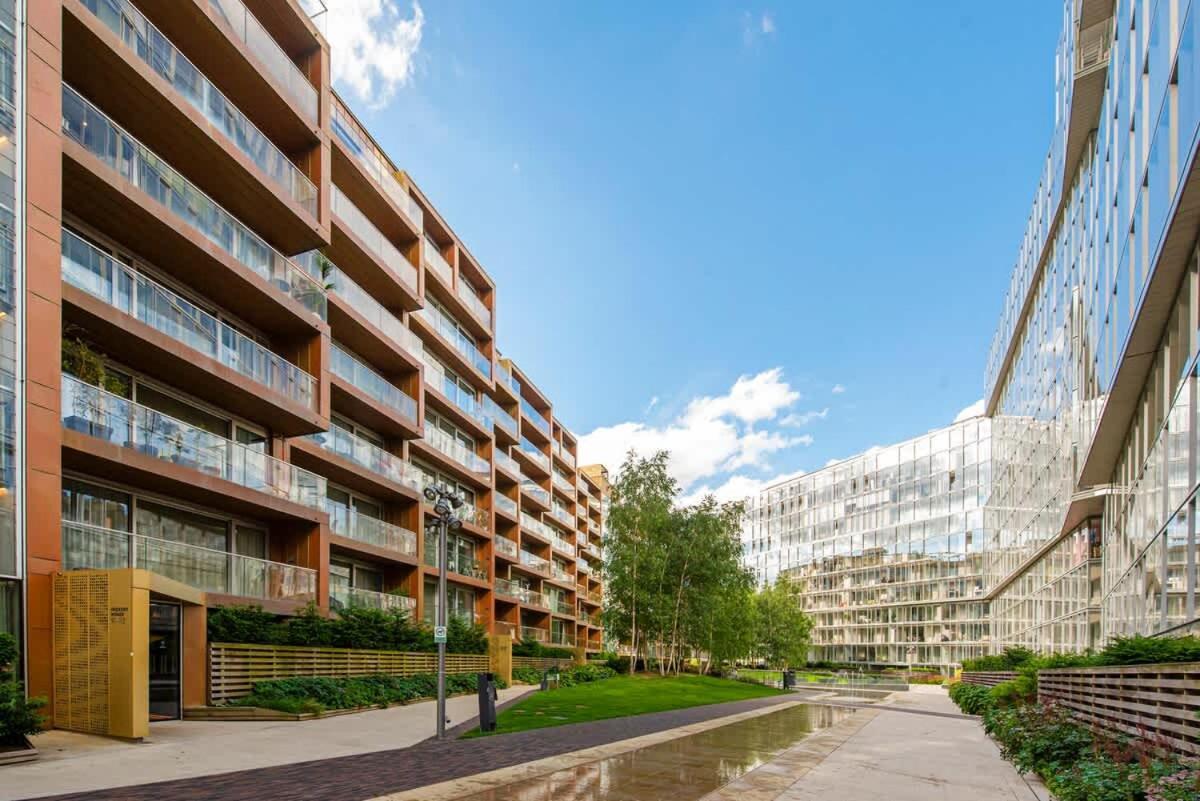 Modern 2 Bed Battersea Power Station Apartment *