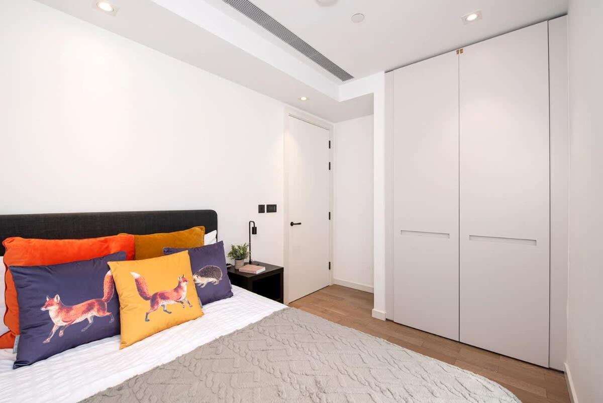Modern 2 Bed Battersea Power Station Apartment *