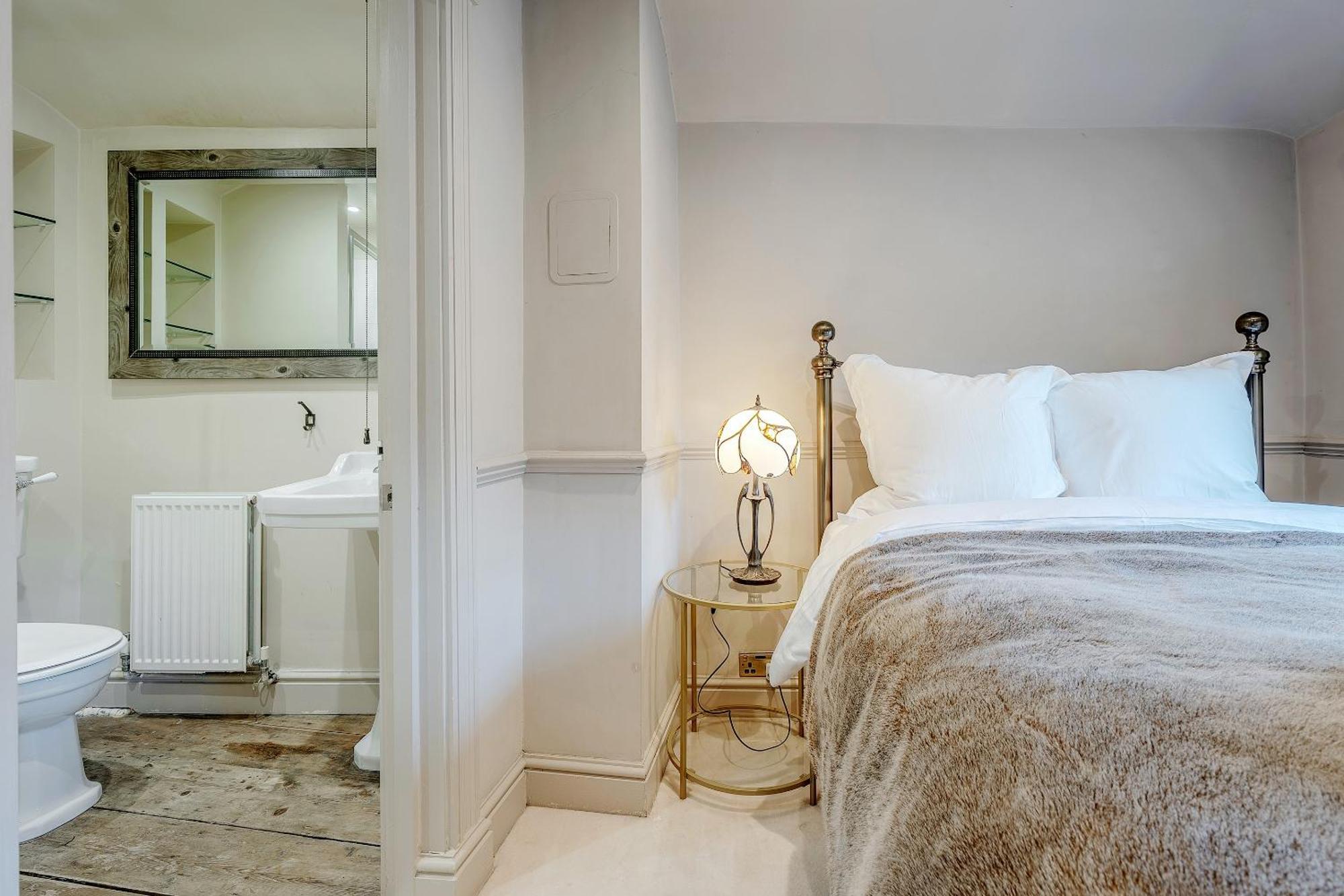 Fabulous Oasis For Unique Experience In Clapham * London