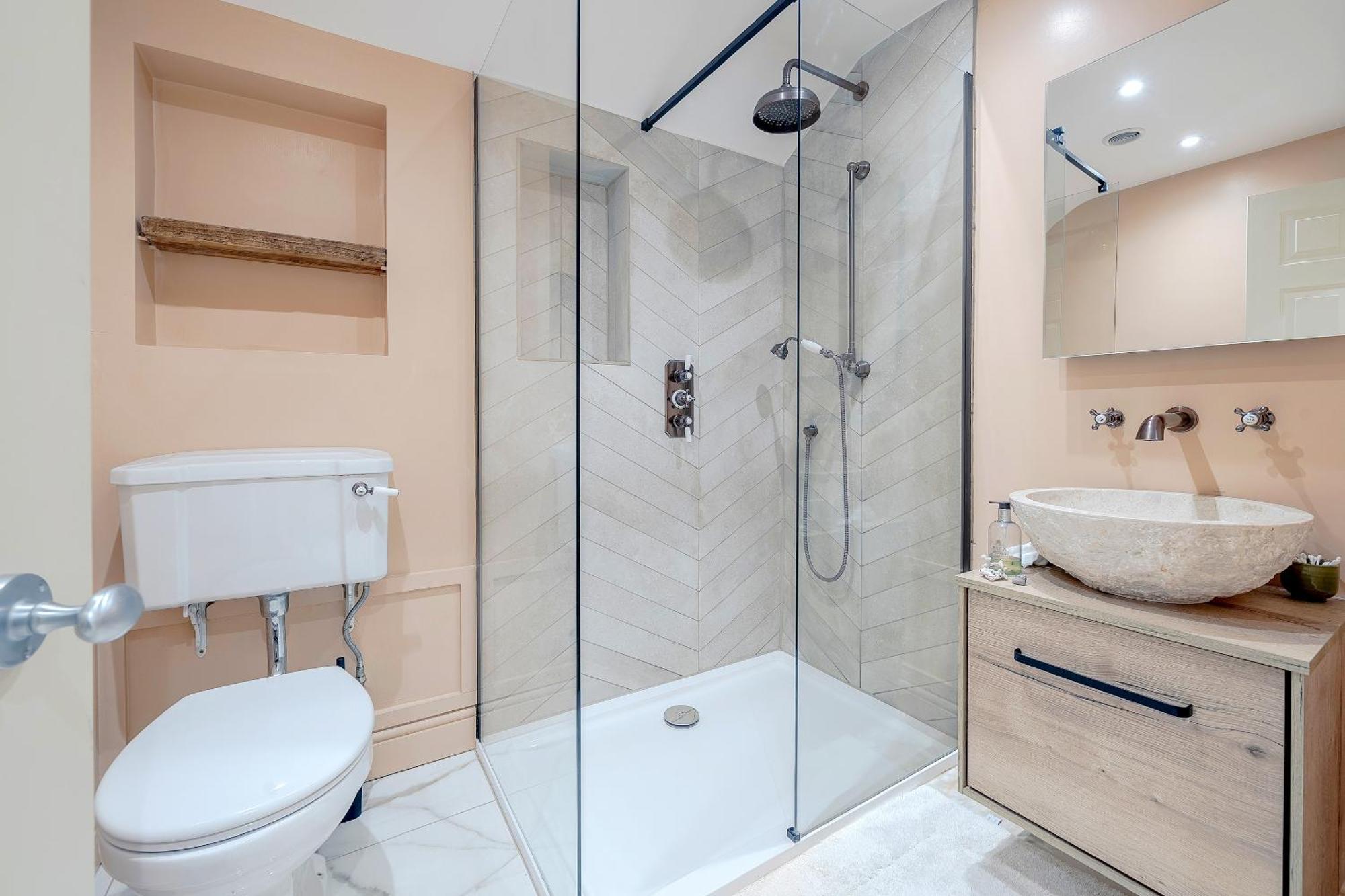Fabulous Oasis For Unique Experience In Clapham London