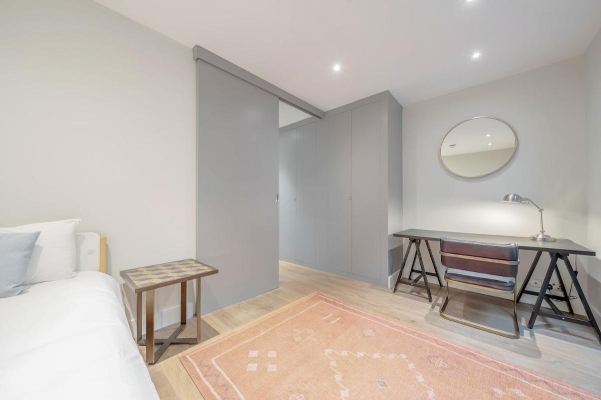 Stylish 3-Floor *