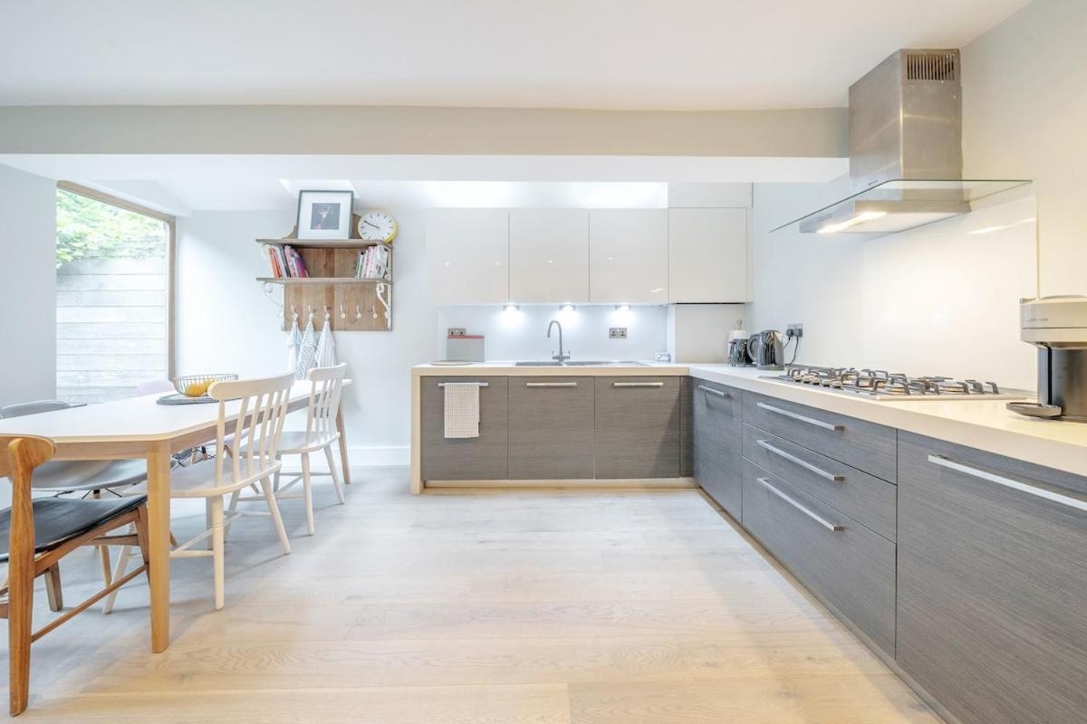 Stylish 3-Floor *
