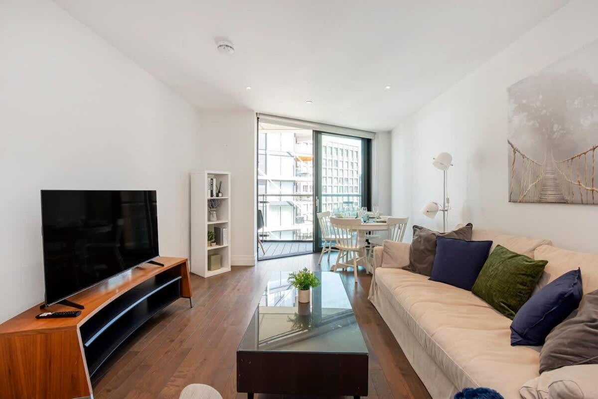 2 Bed Flat Big Ben View * London
