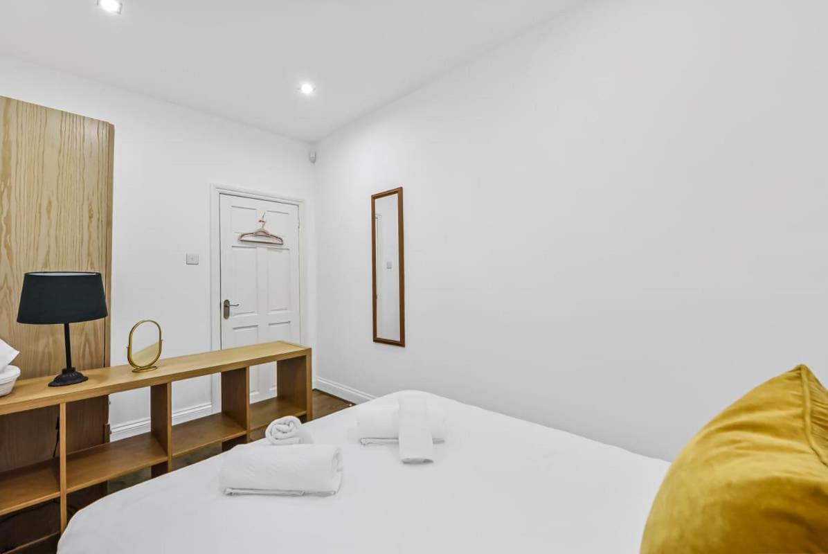 Beautiful 4 Bed In Hampstead With Garden & Parking *